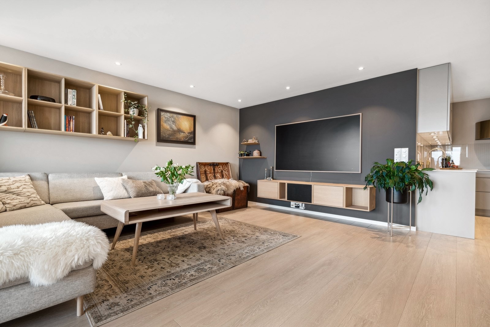 Det er lagt inn fiberbredbånd fra Telenor - Grunnpakke 100/100 + T-WE er inkludert i felleskostnadene Galleribilde