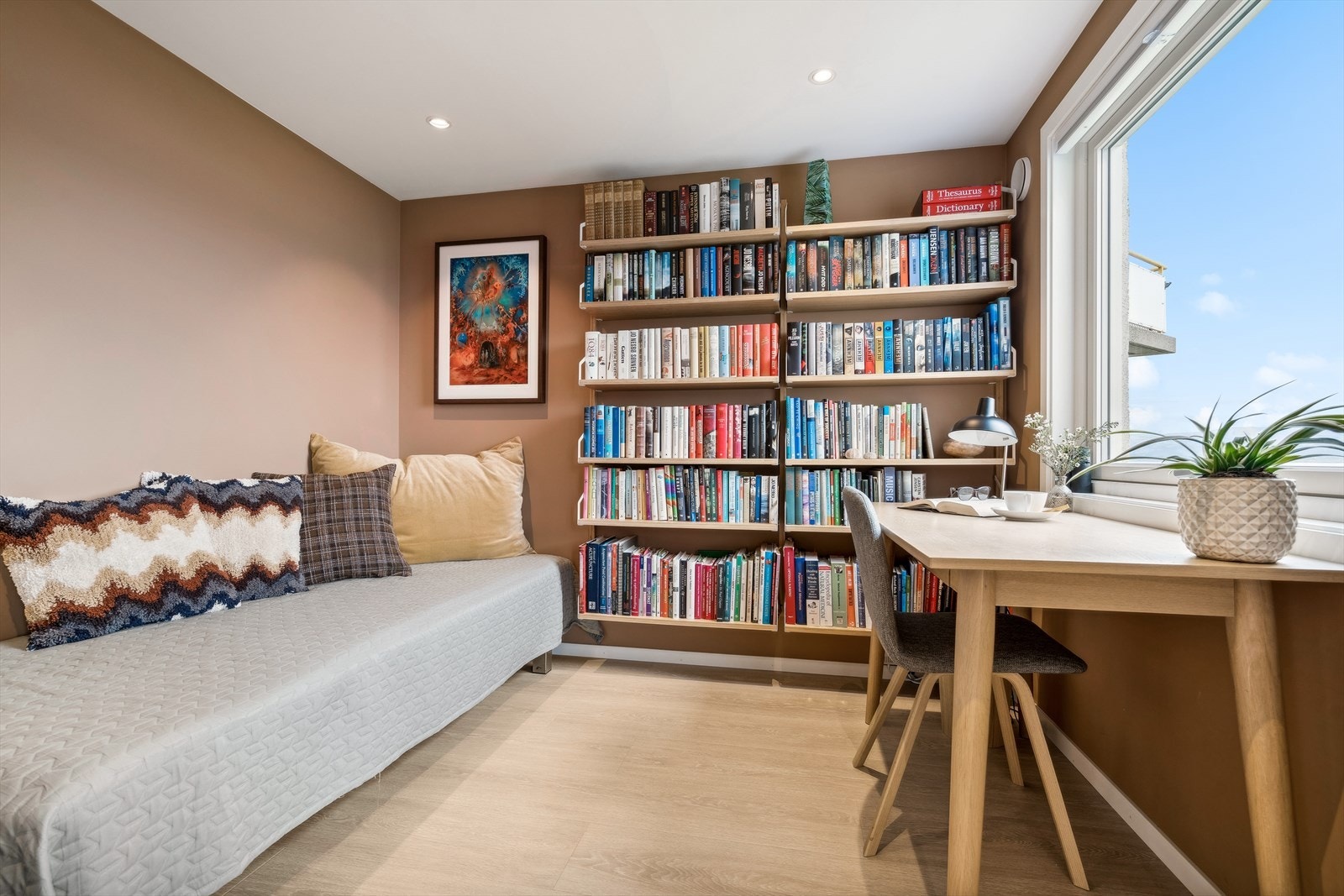 Soverom III - Rommet passer godt som gjesterom eller barnerom, men kan også benyttes som ekstra stue eller hobbyrom ved behov Galleribilde