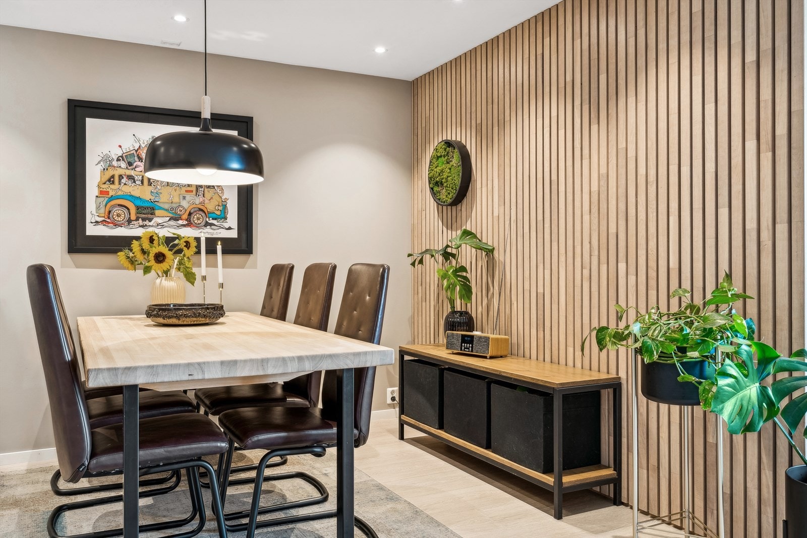 Spileveggen bidrar til å gi en dempet atmosfære Galleribilde