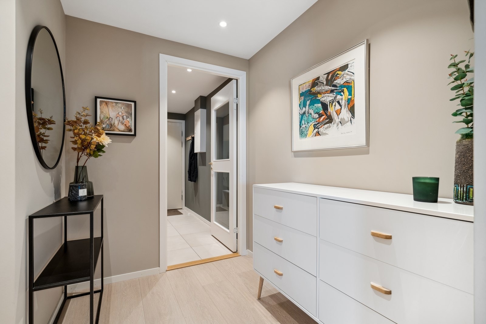 Leiligheten ble i 2022 betydelig oppgradert/renovert innvendig Galleribilde