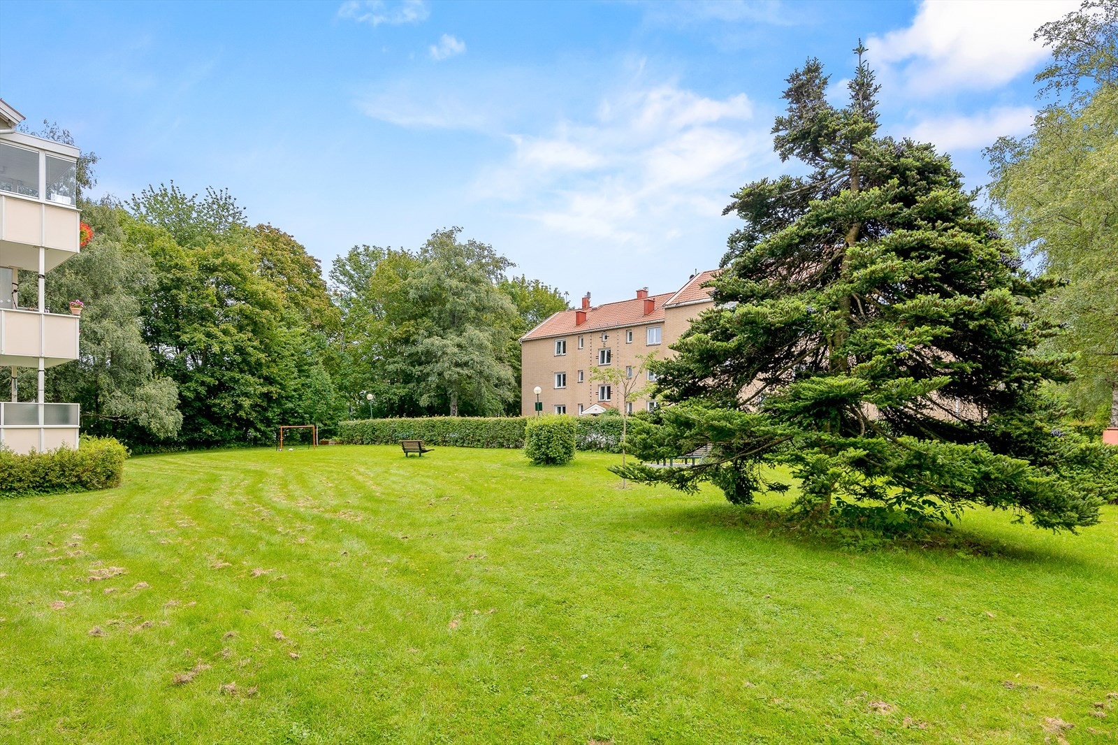 Frodige fellesarealer til stor glede for små og store. Galleribilde