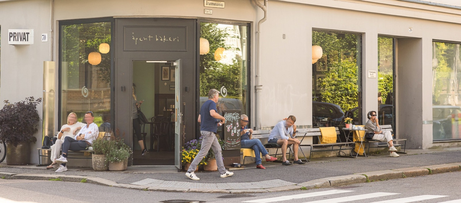Leiligheten ligger i veletablerte og attraktive omgivelser på Frogner, med nærhet til alt av
forretninger og gode spisesteder. Galleribilde