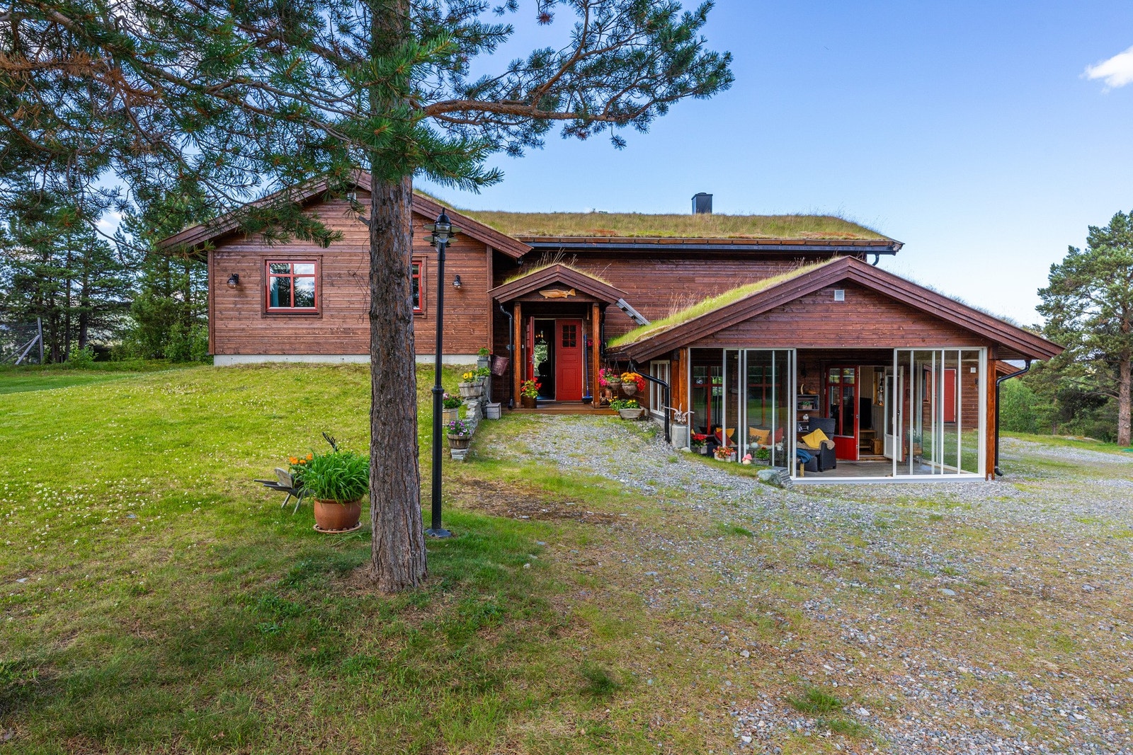 Pent opparbeidet inngangsparti Galleribilde