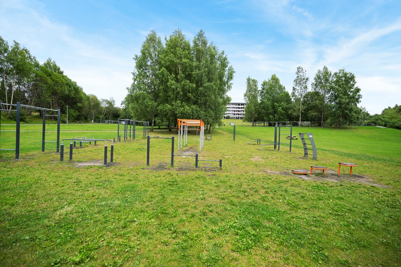 Kort vei til treningsmuligheter i Mærradalen. Galleribilde