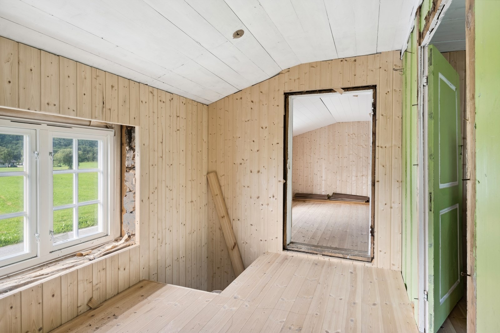 Vel oppe i 2. etasje ligger blant annet tre soverom og en hems. Galleribilde