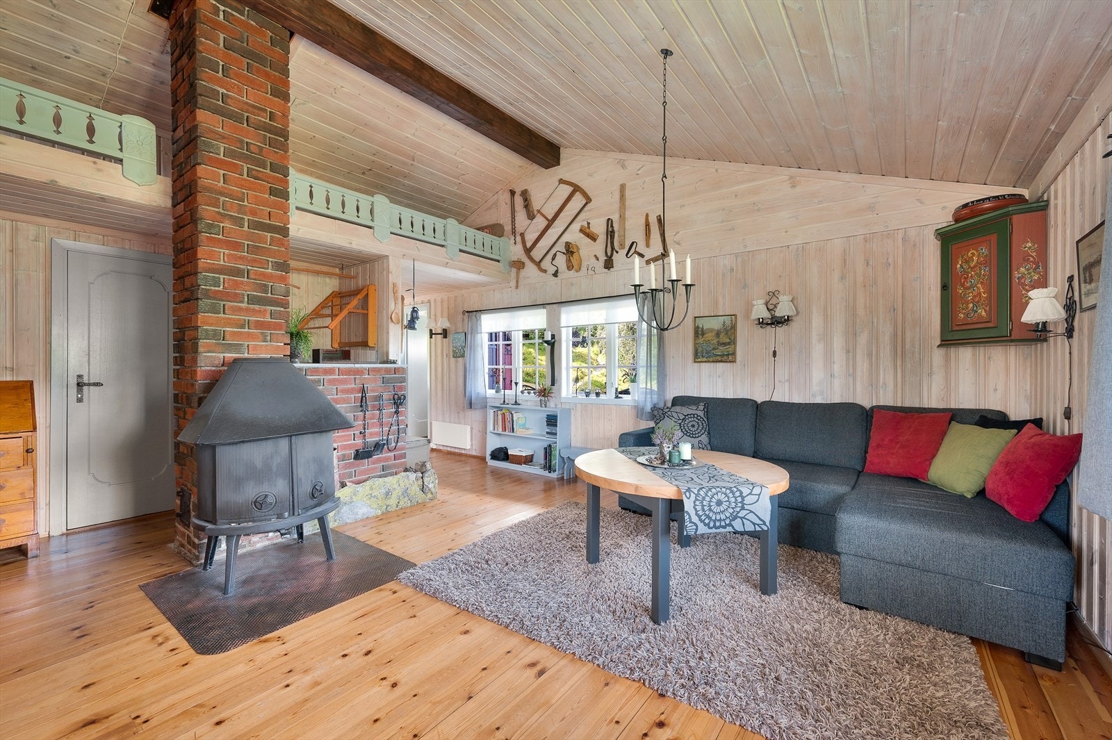 Sofakrok med vedovn. Galleribilde