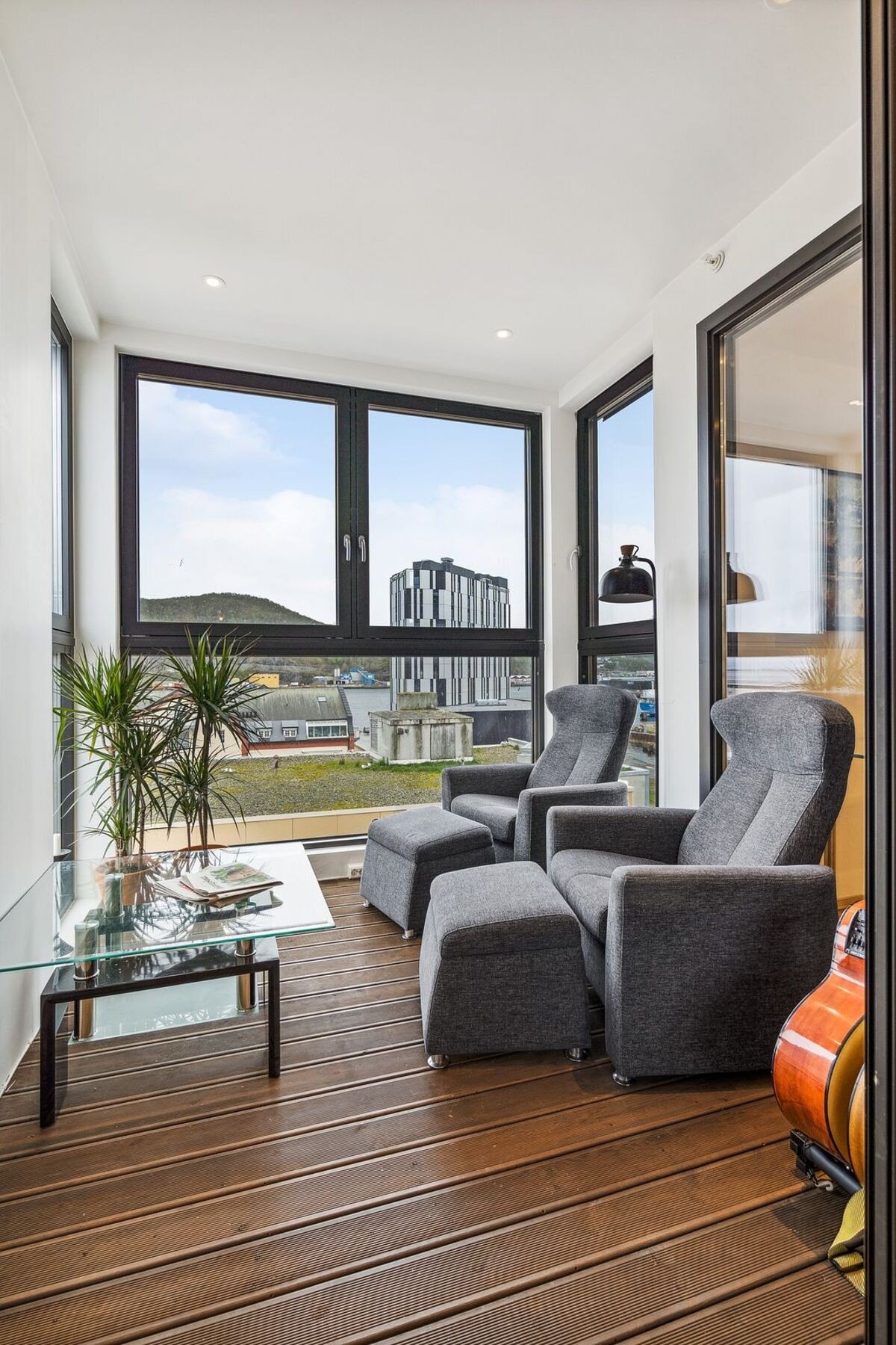 Vinterhage - utsyn over byens liv og røre Galleribilde