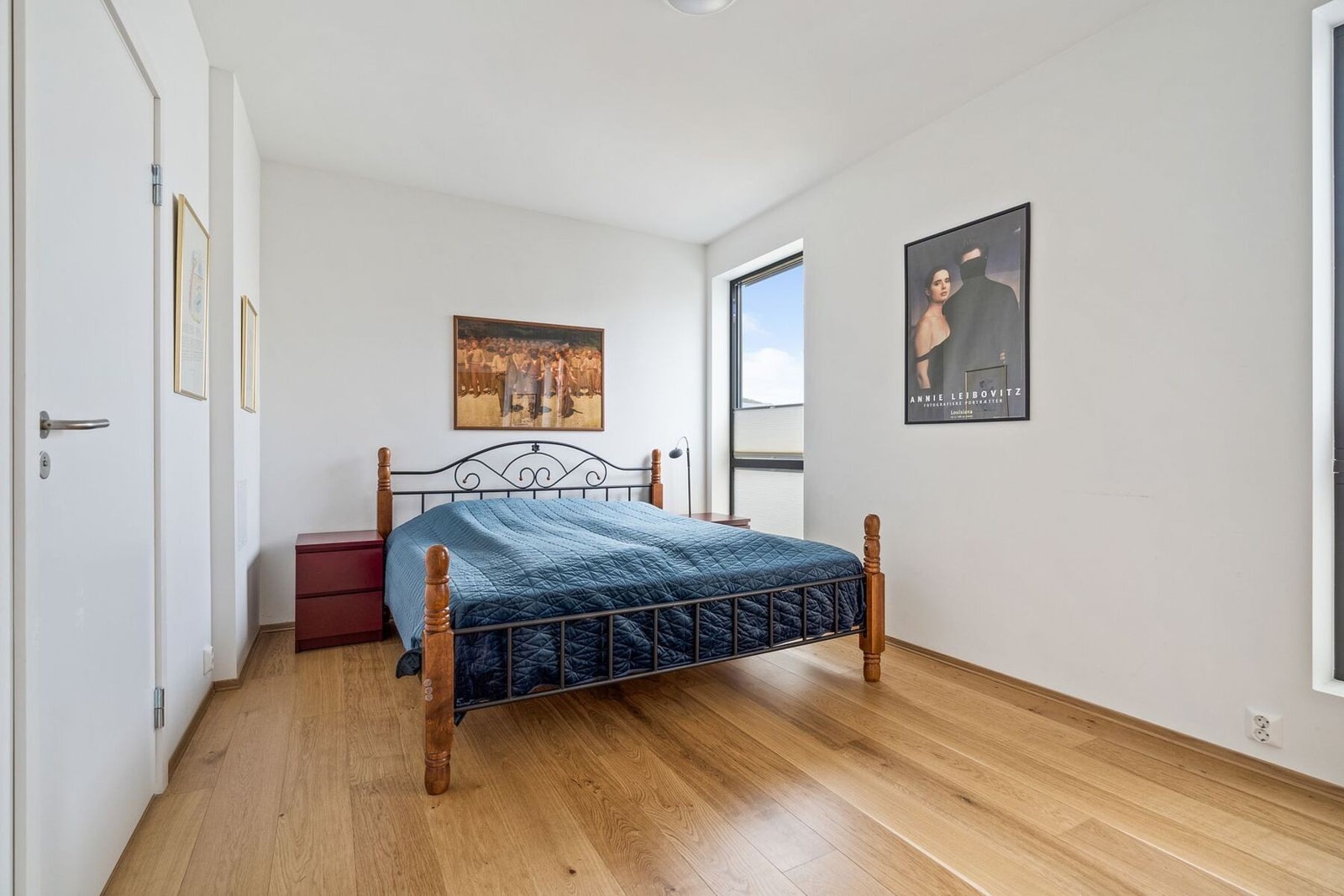 Hovedsoverommet har eget bad og stort garderoberom Galleribilde