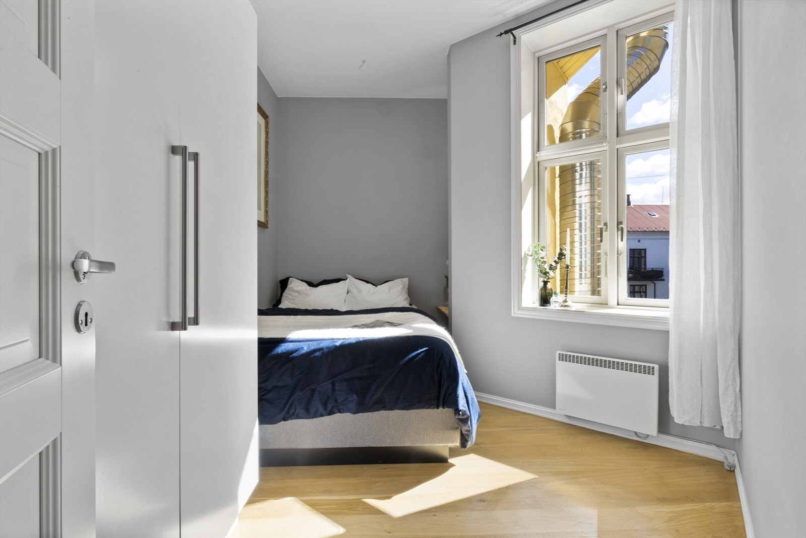 Leiligheten har to fine soverom, begge vendt inn mot bakgård Galleribilde