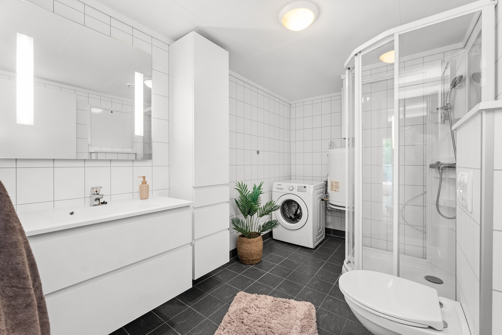 Fint flislagt bad Galleribilde