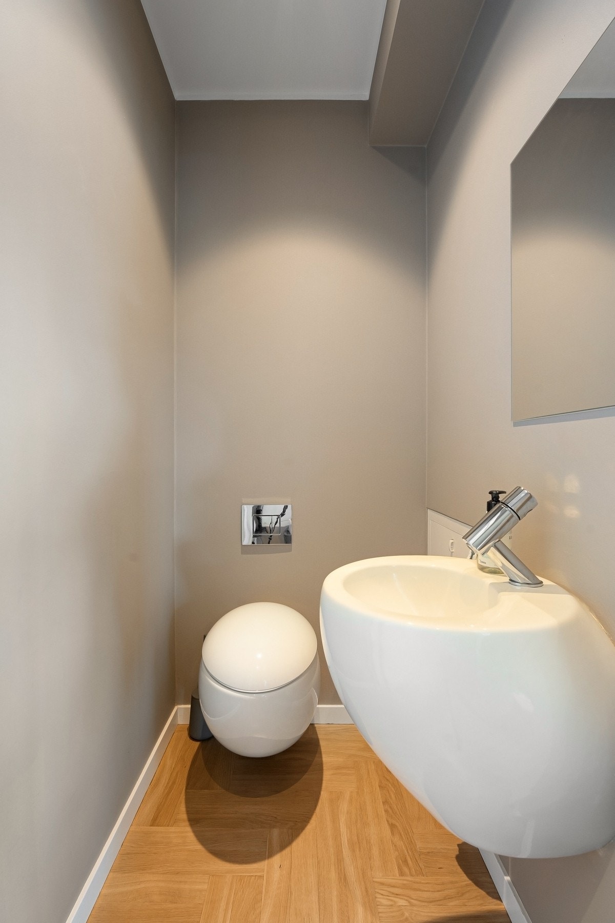 Gjestetoalett i 2.etasje Galleribilde