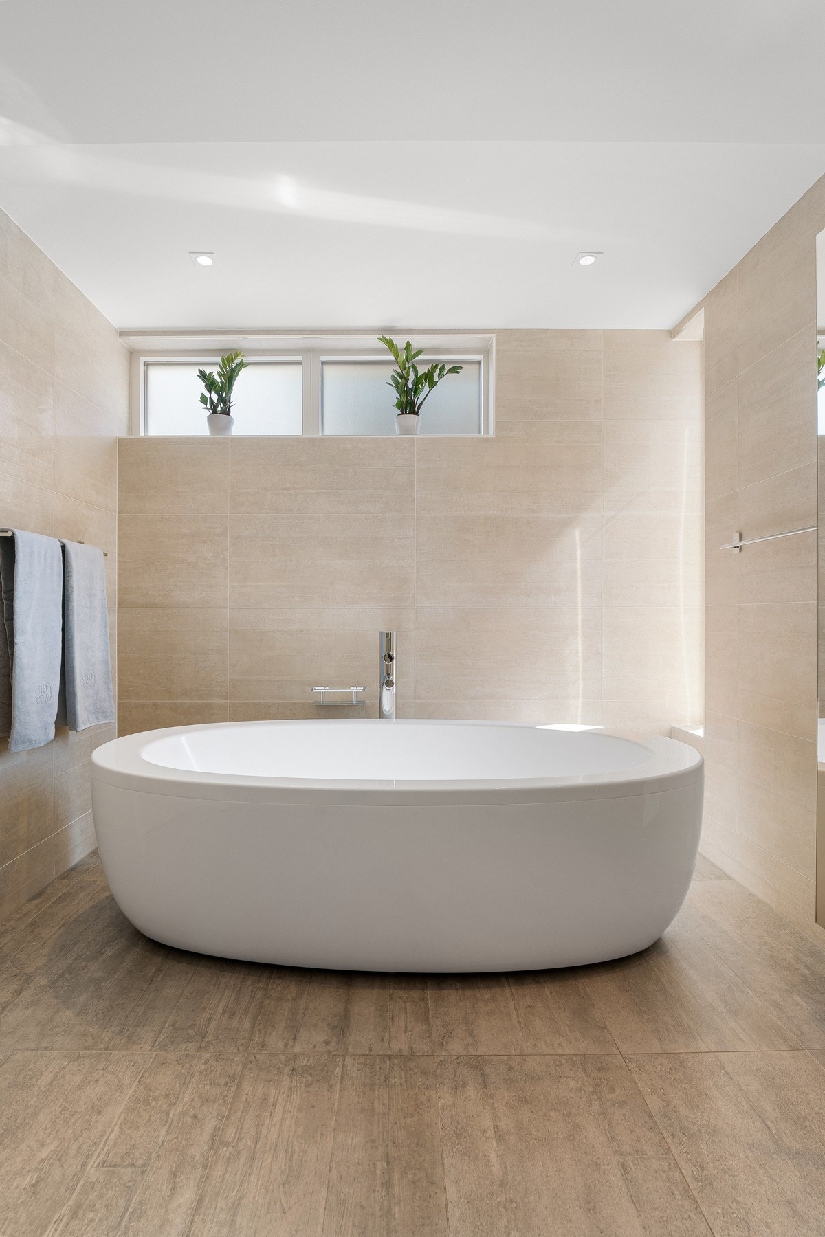 Det er totalt 3 bad, separat wc og separat vaskerom Galleribilde