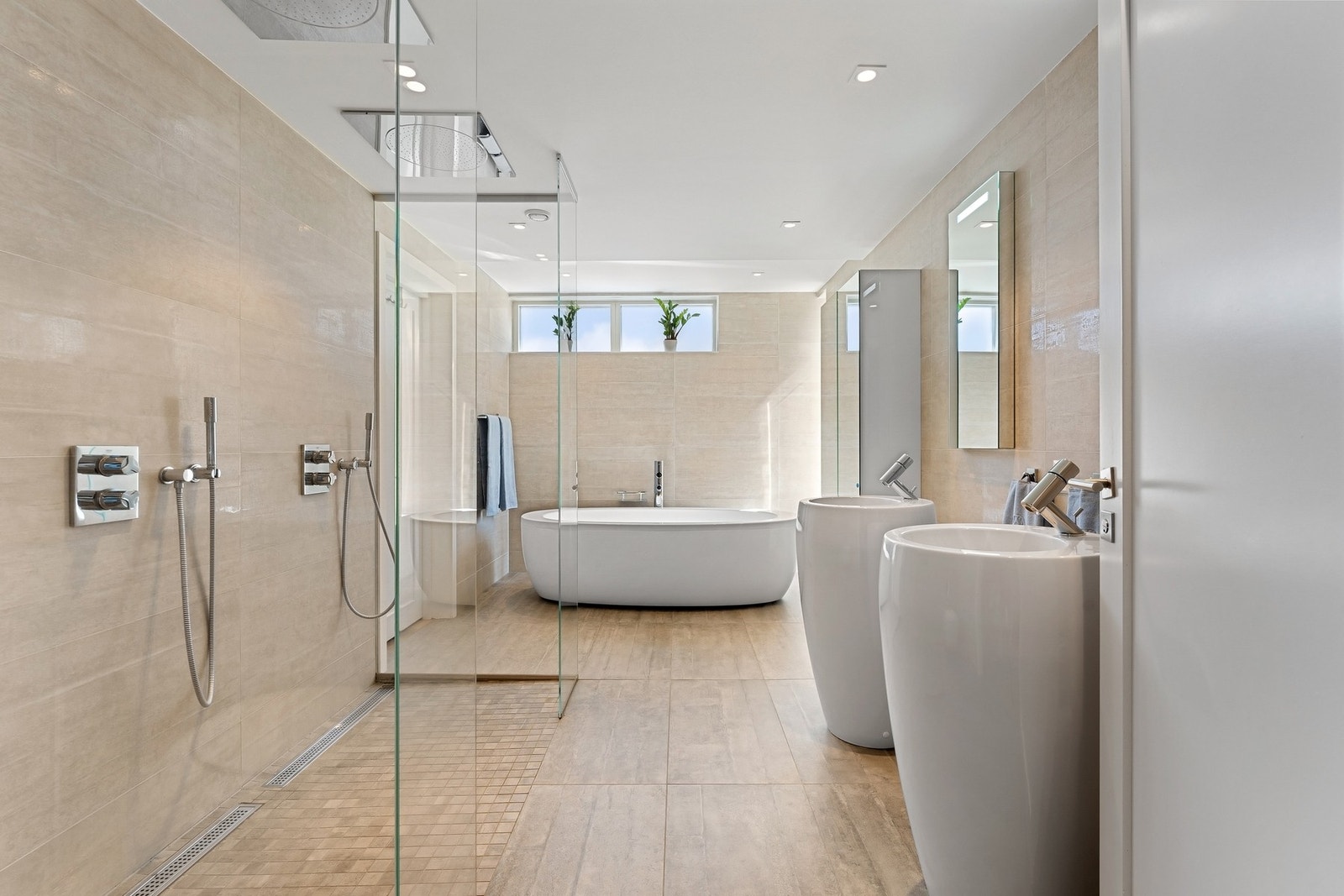 Bad tilknyttet hovedsoverommet Galleribilde