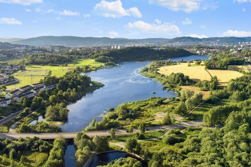 Kort vei til Østensjøvannet med flotte turområder. Galleribilde