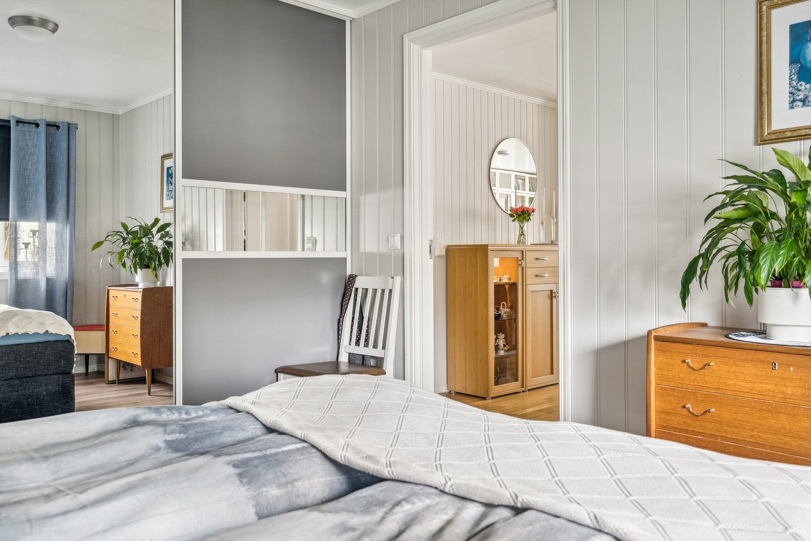 Hovedsoverommet har skyvedørsgarderobe. Galleribilde