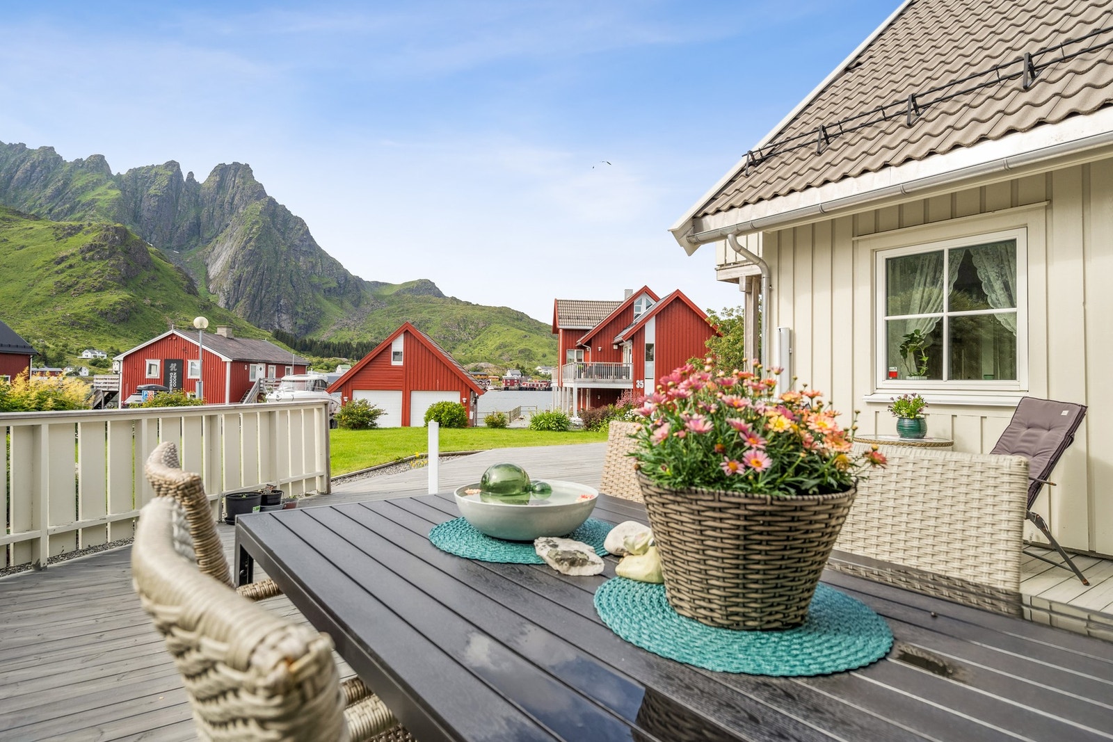 Her kan gode måltid nytes og nye minner skapes med flott utsikt. Galleribilde