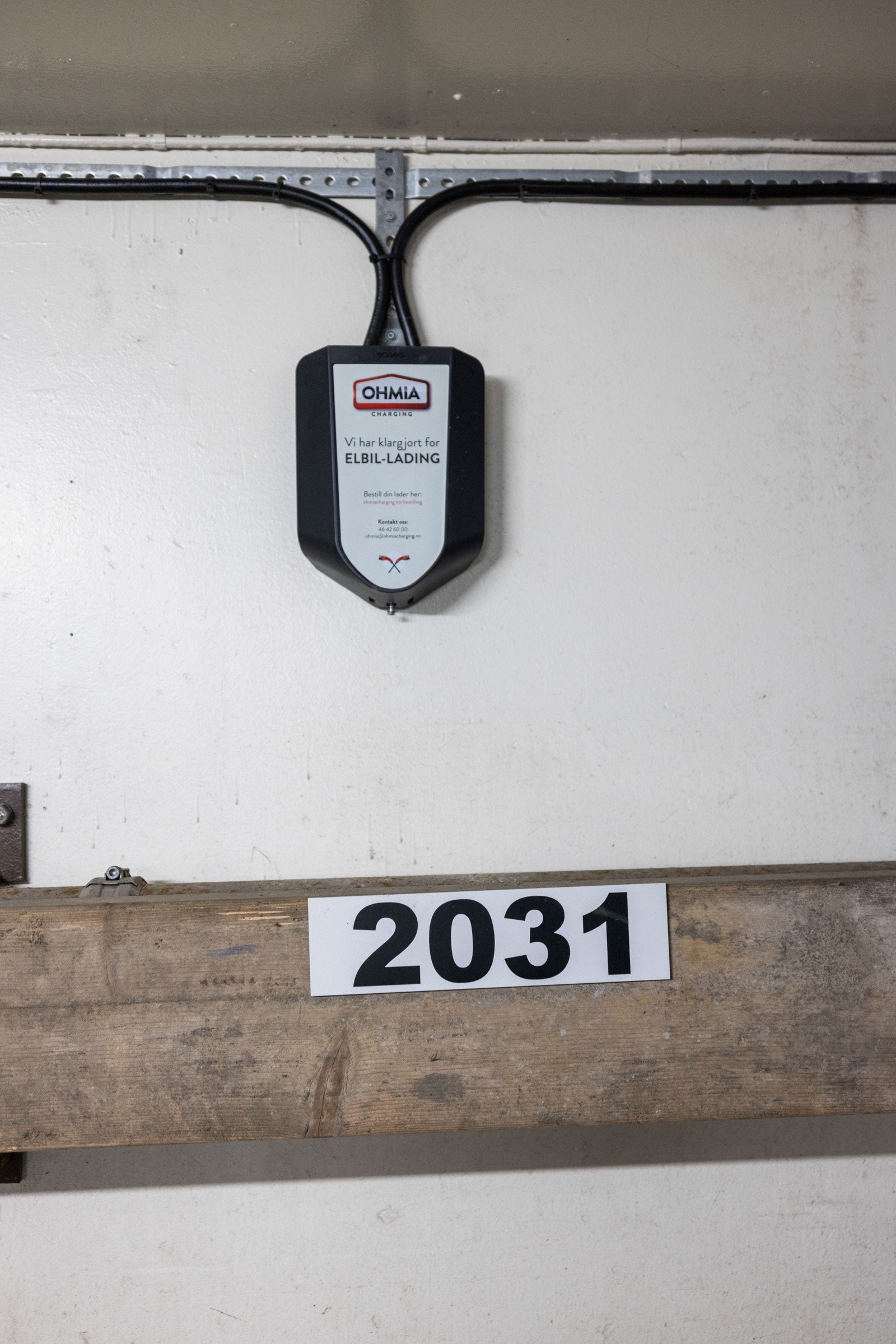 Det er klargjort for elbil-lader, men abonnement må tegnes med borettslagets leverandør. Galleribilde