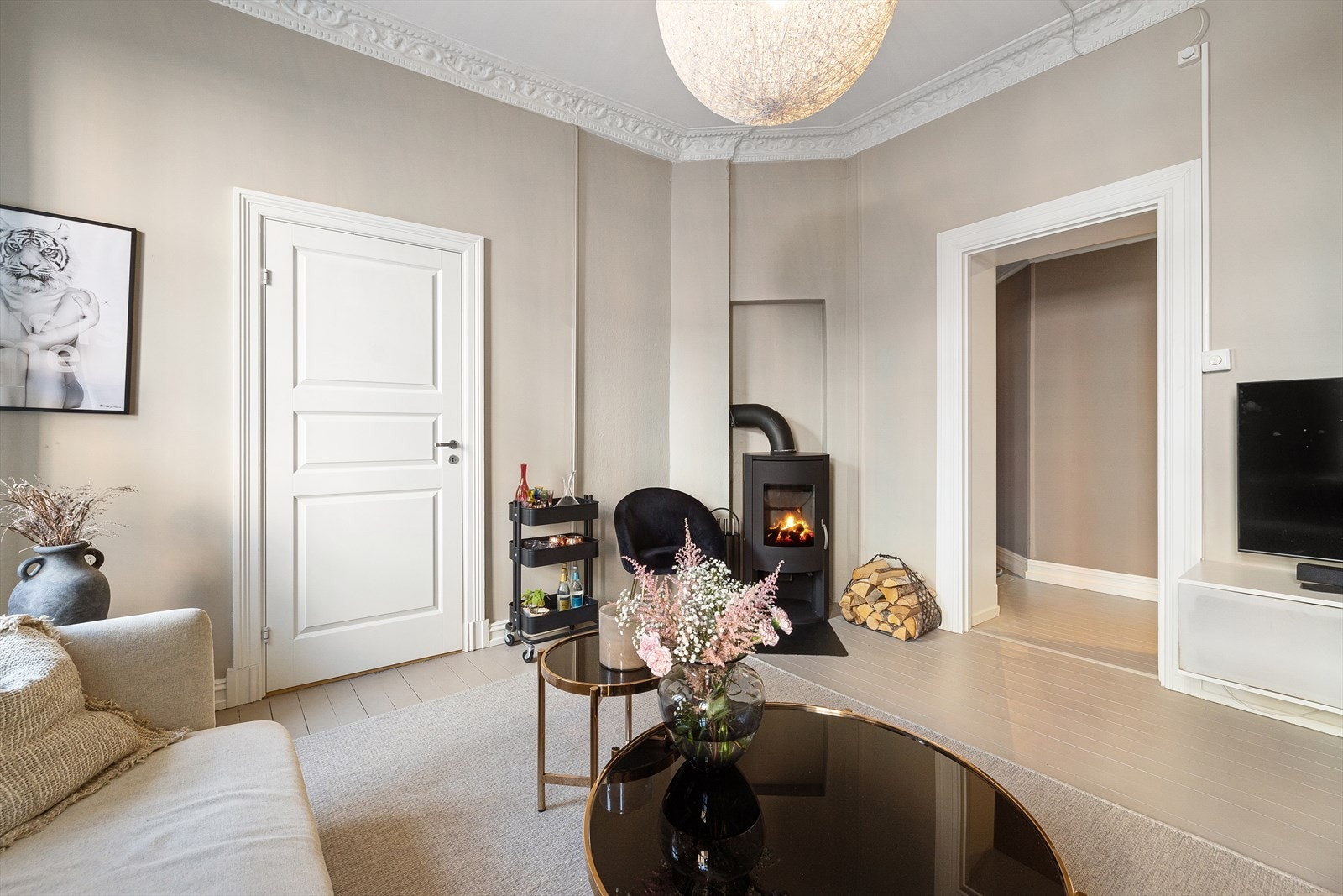 En moderne og klassisk 5-roms hjørneleilighet på urbane Tøyen. Galleribilde