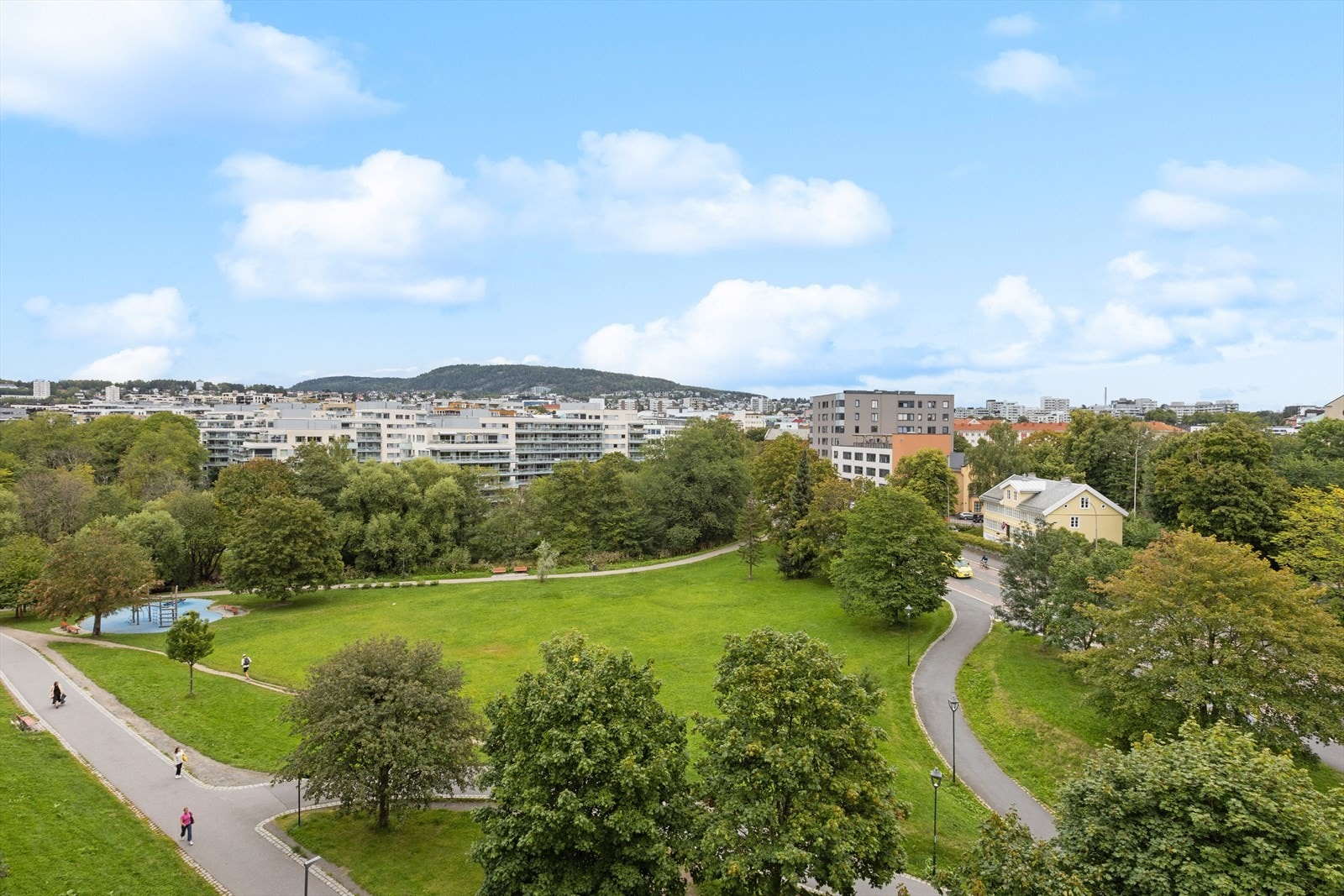 Utsikt fra soveromsvindu. Galleribilde