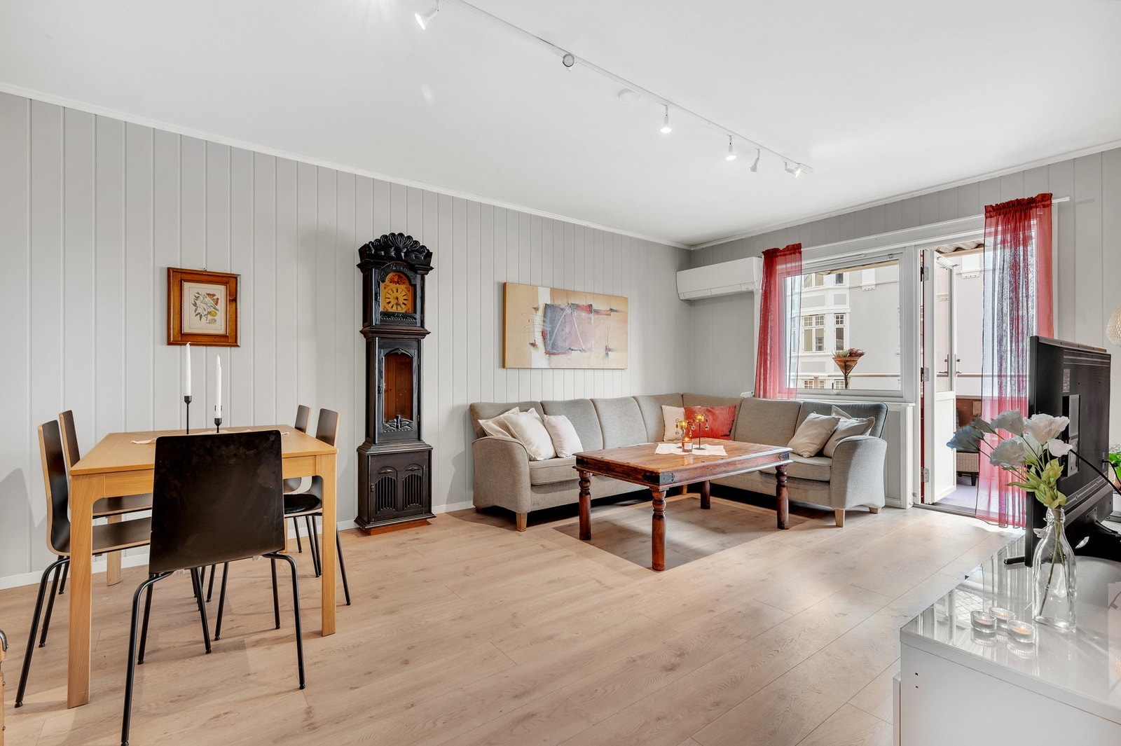 Lys og fin stue på 20,6 kvadratmeter. Galleribilde