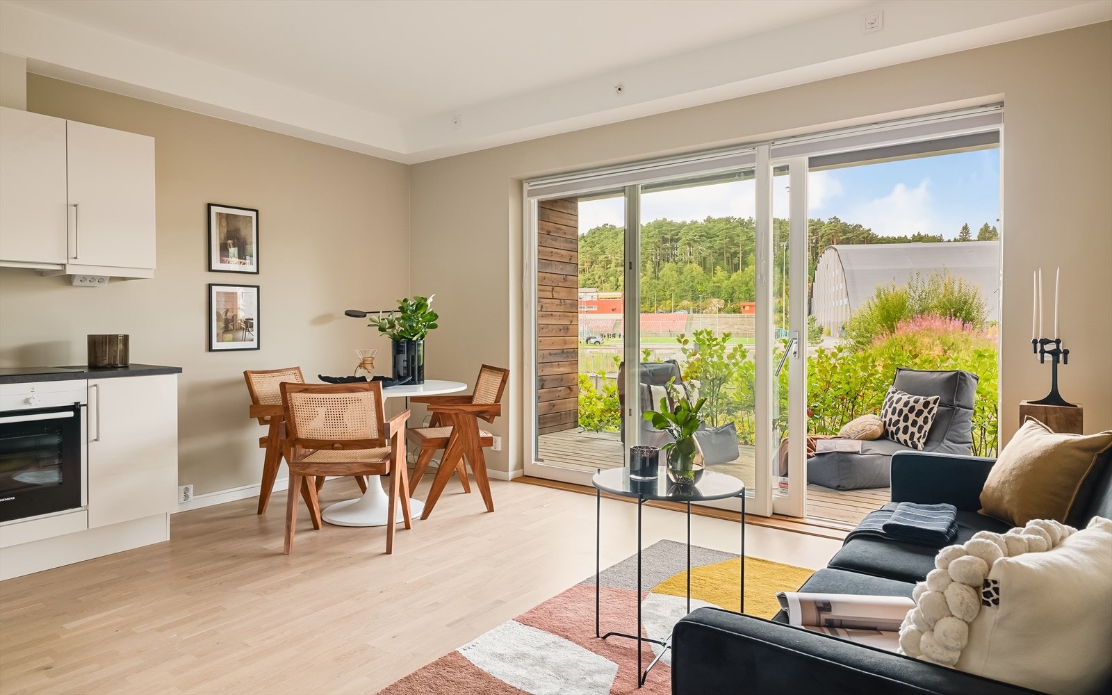 W Eiendomsmegling ved Benjamin Bødtker og Victoria Giske har gleden av å presentere denne godbiten i Myrdalsvegen 34. Galleribilde