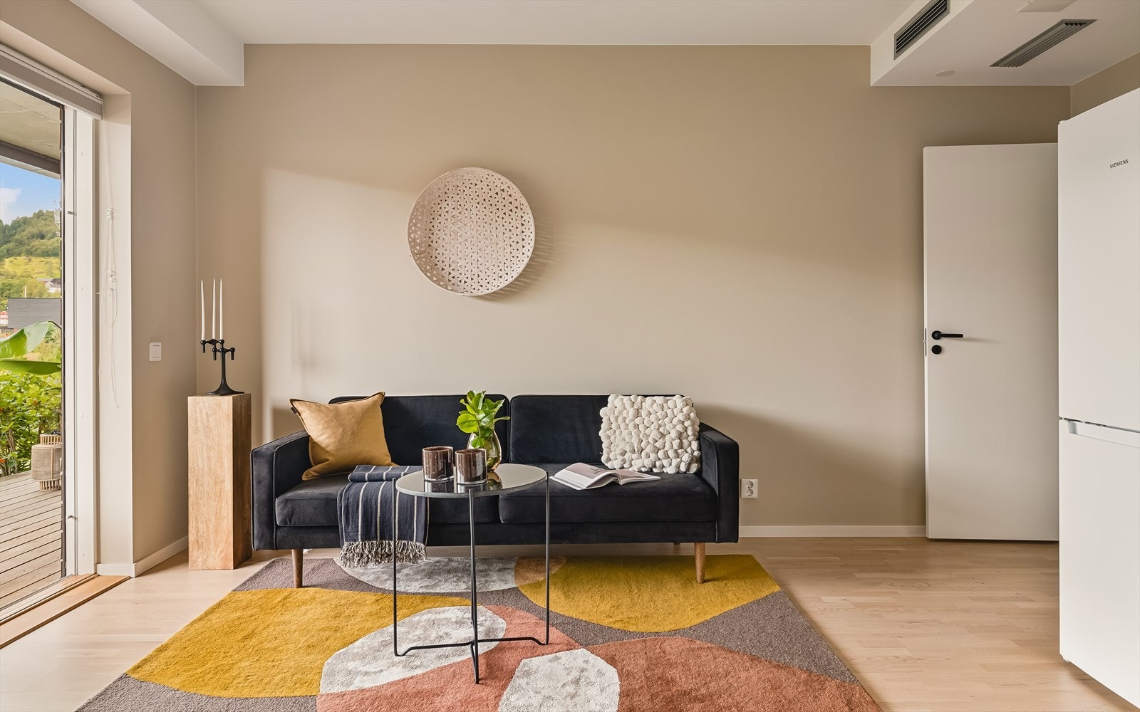 Alt er fra 2017 når bygget ble oppført, så her får du moderne løsninger fra gulv til tak. Galleribilde