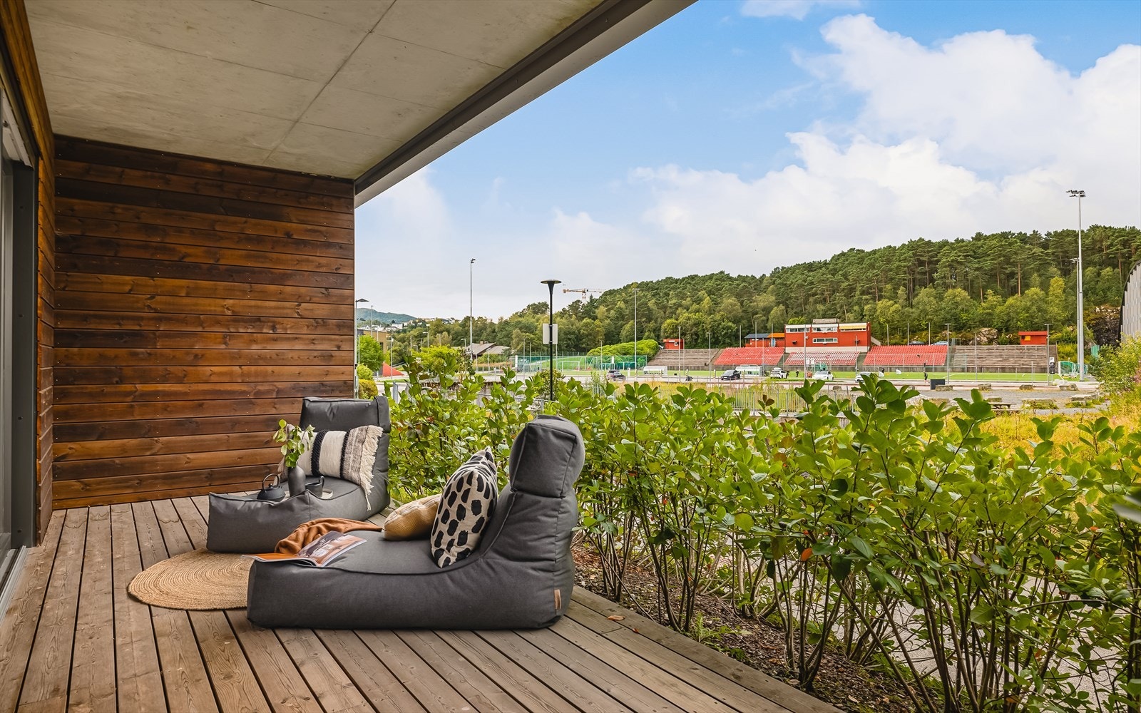 God plass til både grill og møblement. Galleribilde