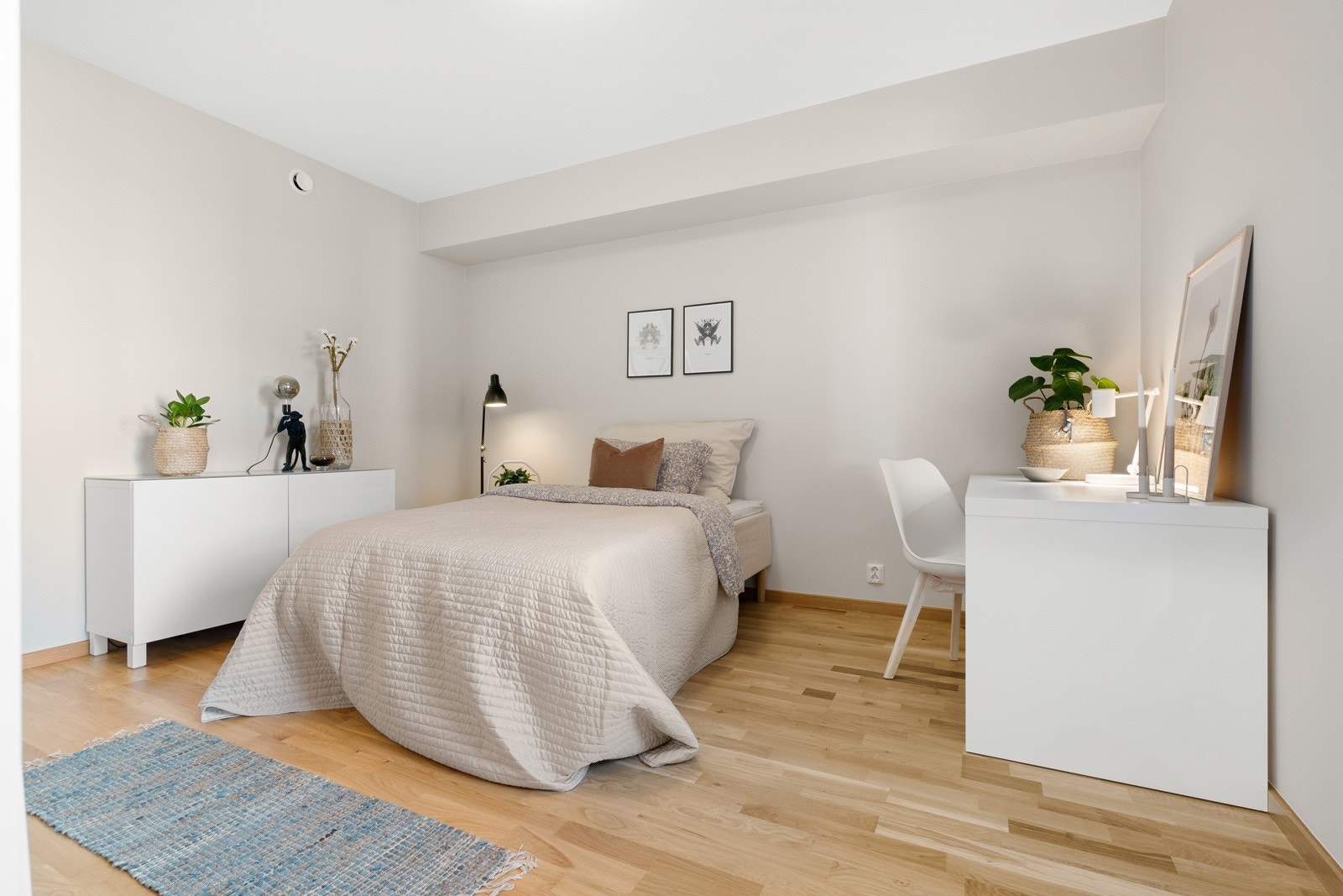 Leiligheten har totalt 3 delikate soverom som enkelt kan innredes etter eiers behov og ønsker. Galleribilde