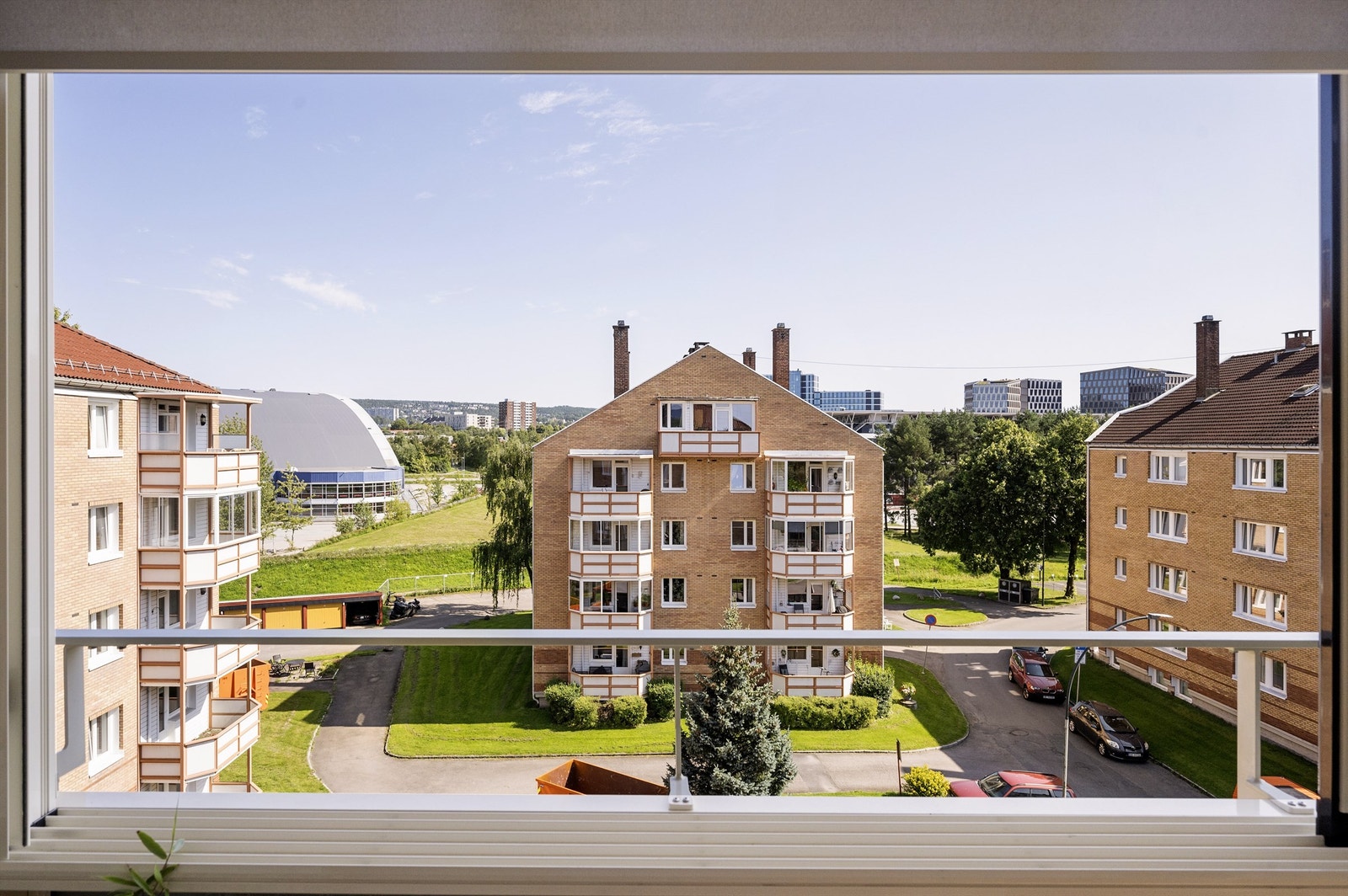 Flott, innglasset balkong vendt mot sydvest på ca. 8 kvm Galleribilde