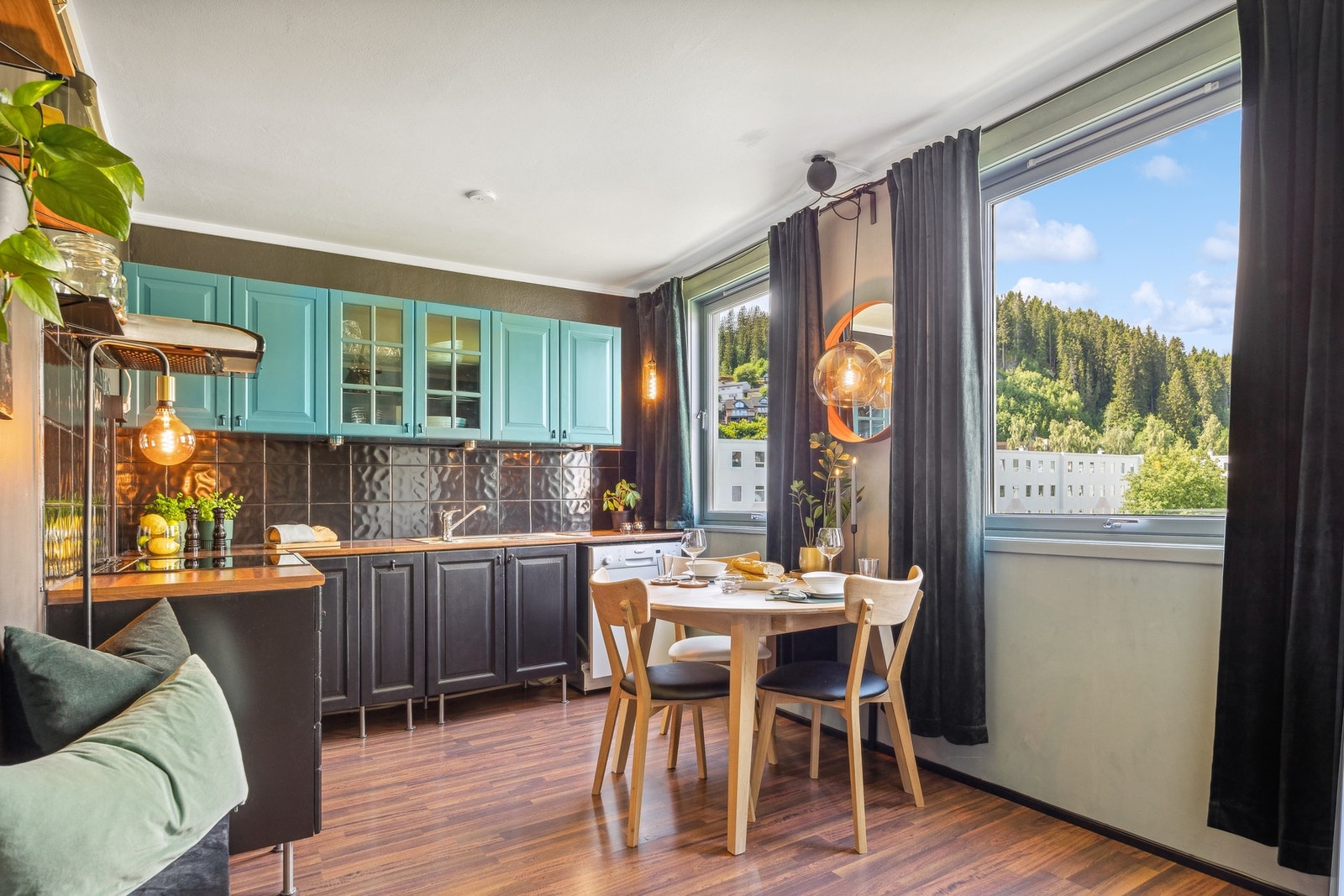 Kjøkkenet er oppmålt av takstmann til å være 12,5 kvm. Galleribilde