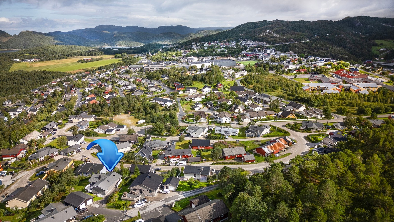 Nærhet til turstier og turområder, med lysløypa bare 150 meter unna Galleribilde