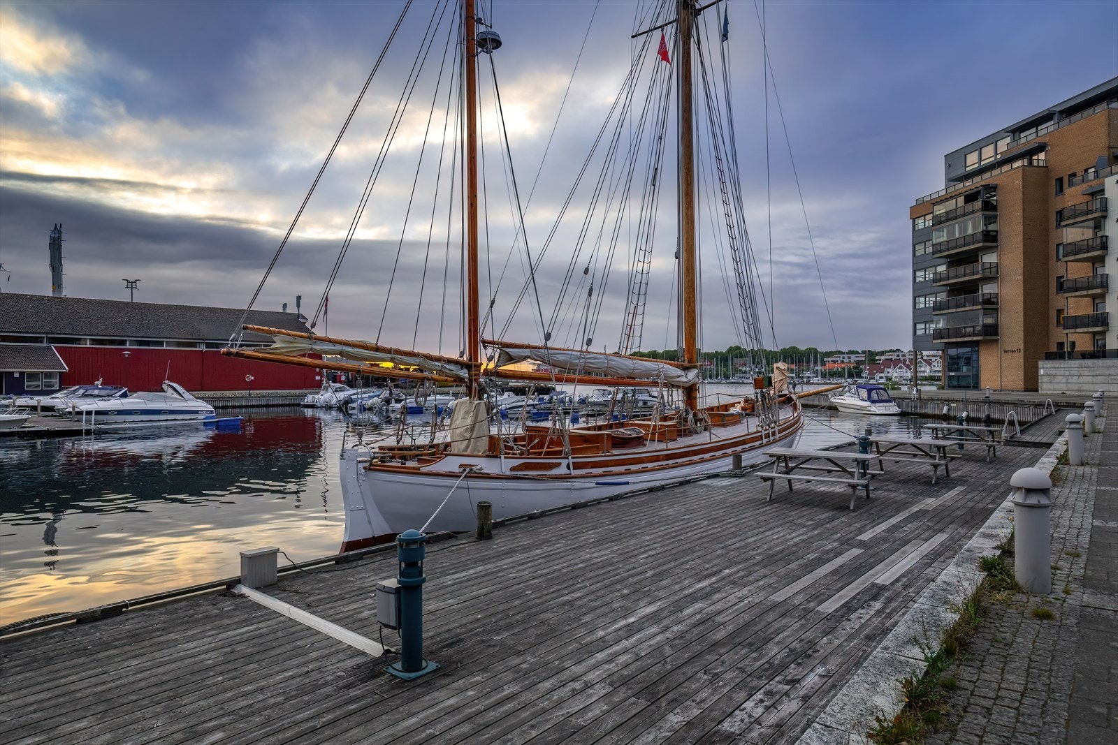 Til Stavanger sentrum er det kun 5-10 minutters gange, evt. noen få tråkk på sykkelen. Galleribilde