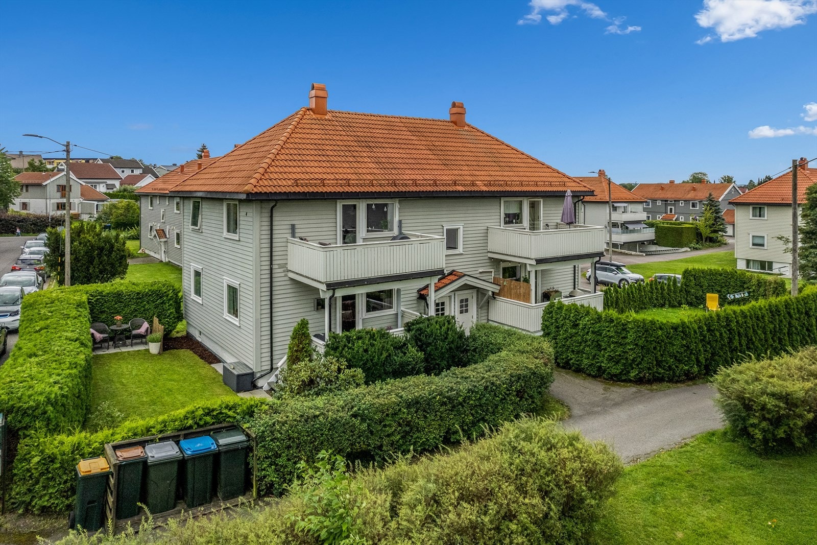 Leiligheten ligger på enden i 1. etasje. Galleribilde