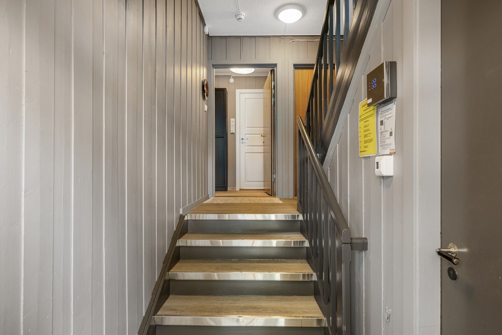 Pen oppusset fellesgang. Galleribilde