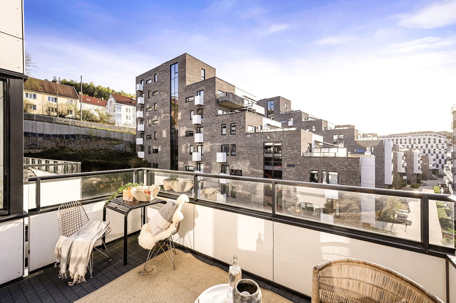 Gode lys- og solforhold på balkongen. Galleribilde