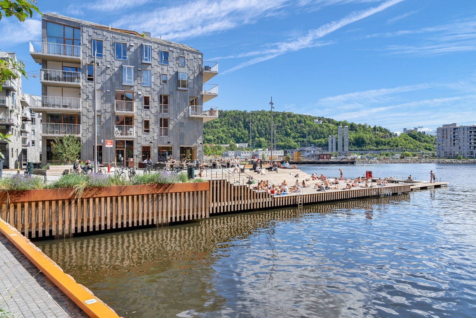 Kort vei også til badebryggen i Bispevika og området rundt Oslobukta, som er blitt et meget populært område på sommerstid Galleribilde