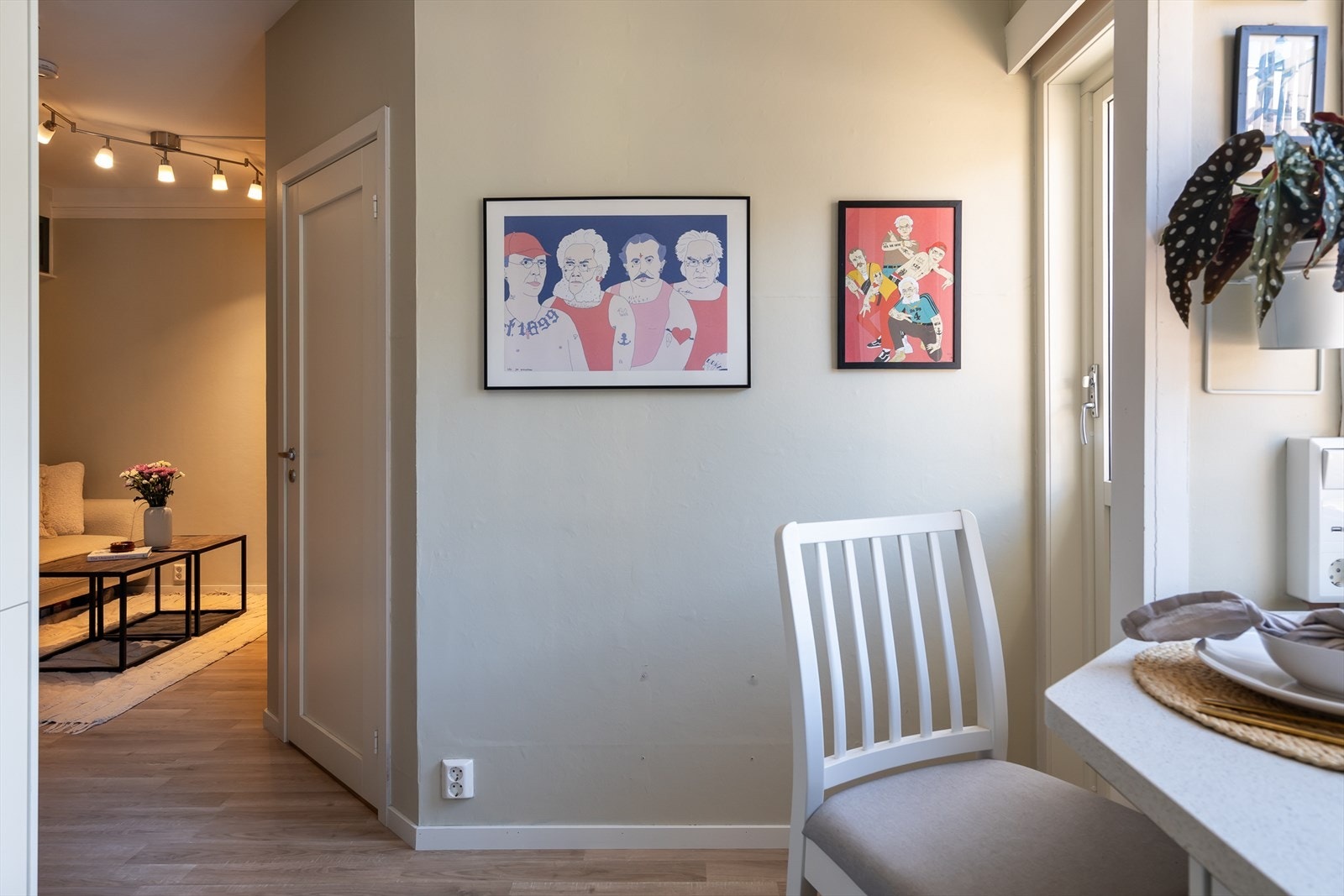 Fra kjøkkenet har du utgang til vestvendt balkong på 5 m². Galleribilde