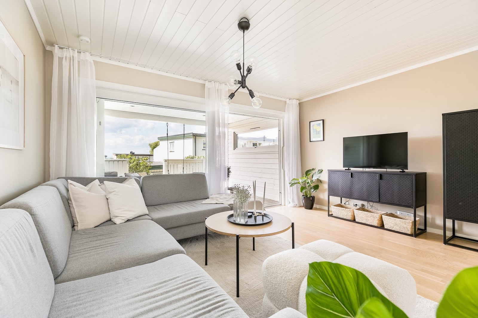 Enkelte bygningsdeler ble skiftet ut i forbindelse med renovering i 2014 og nye overflater etablert på gulv og vegger. Galleribilde