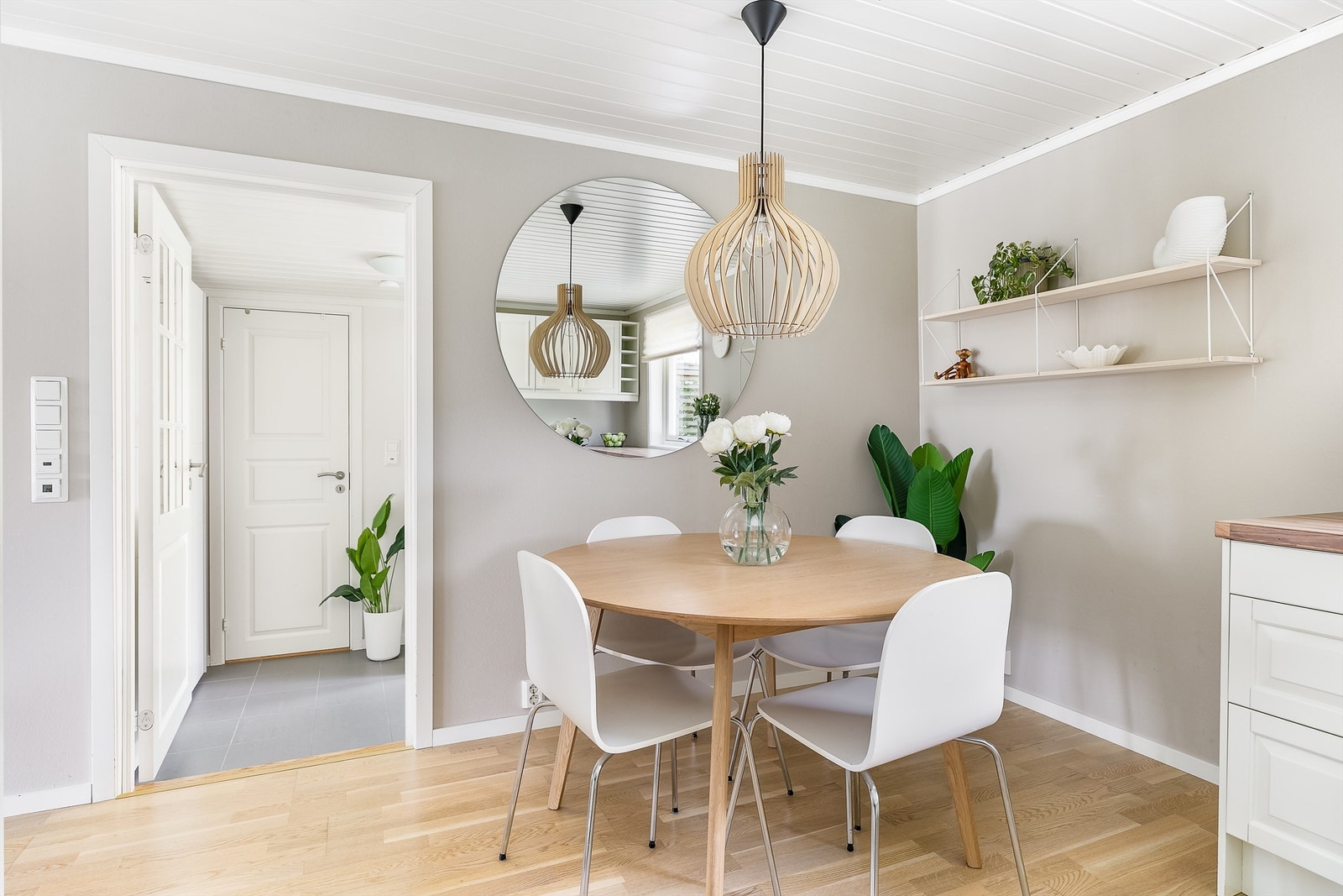 I det daglige fyller kjøkkenet foruten sin rent praktiske funksjon også rollen som et samlingsrom for familien. Galleribilde