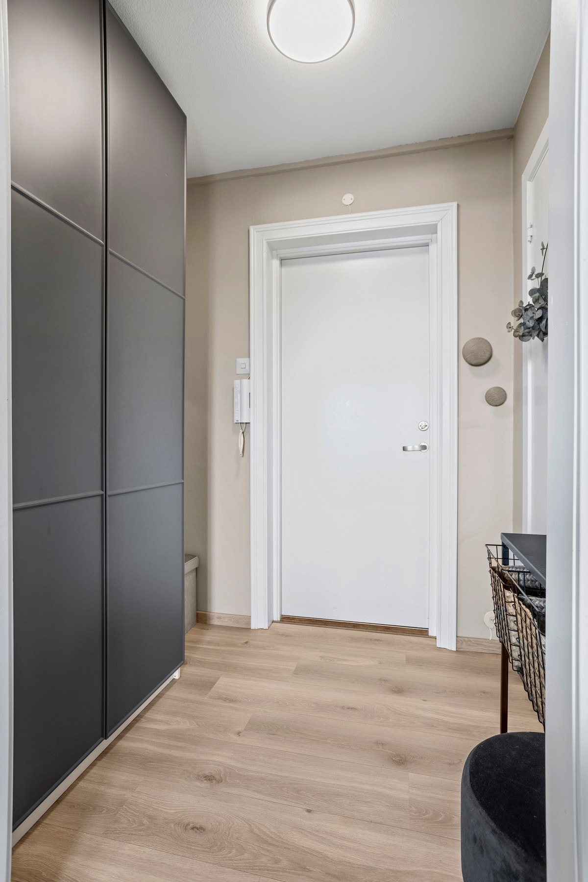 Entré - 3 kvm. Galleribilde