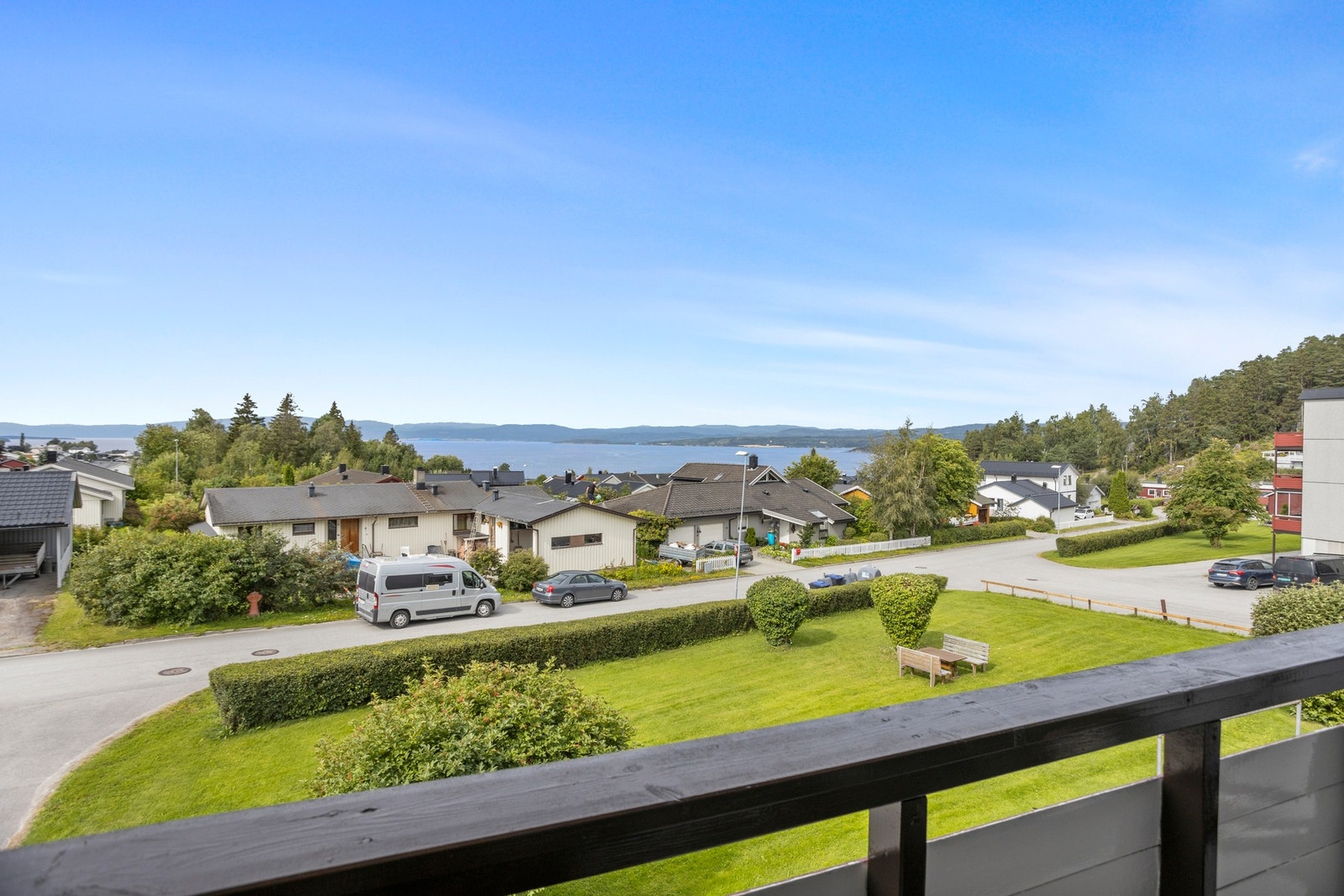 Her kan man nyte en vakker utsikt og flere solnedganger. Galleribilde