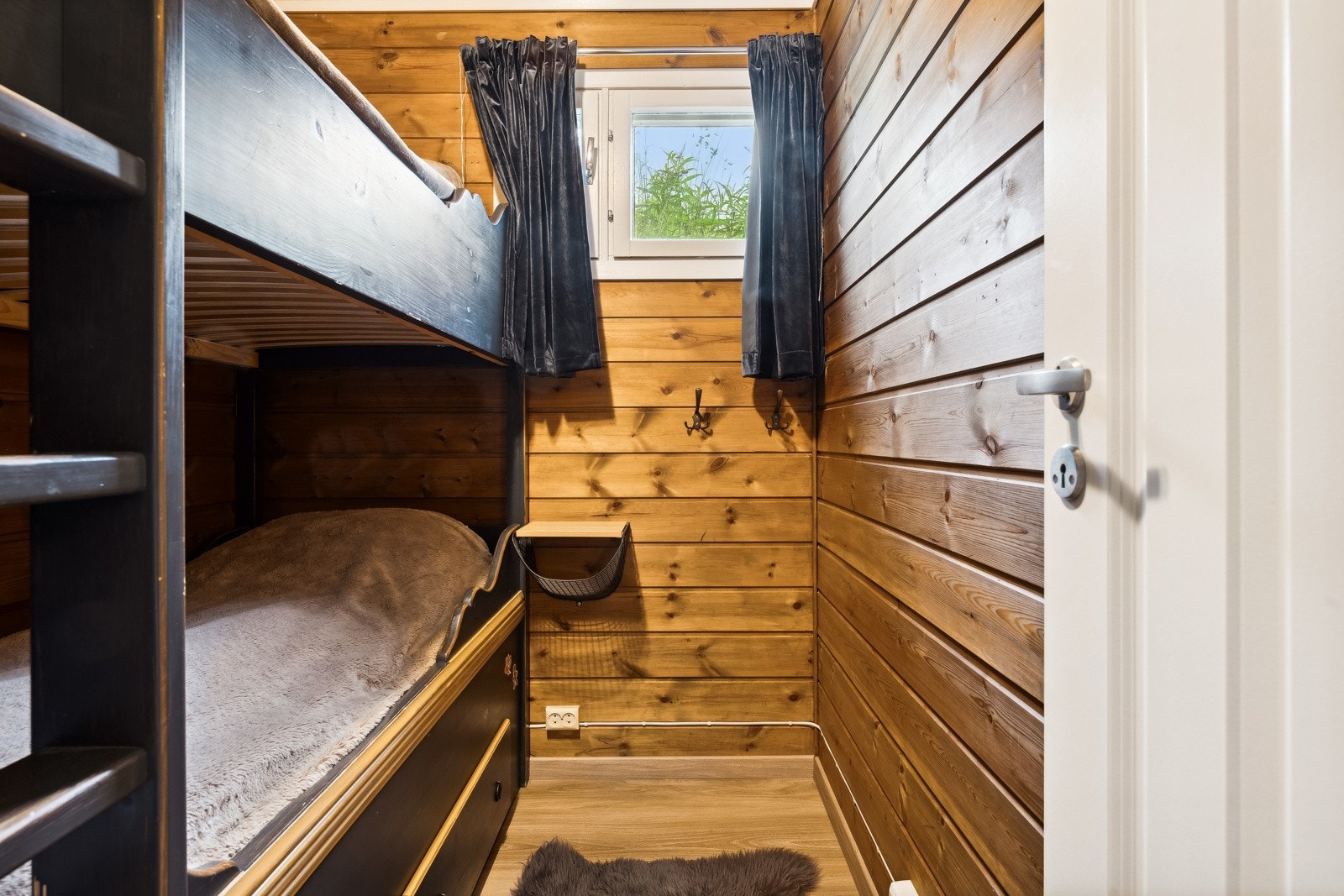 Soverom 2 måler ca 3,5 kvm. Galleribilde