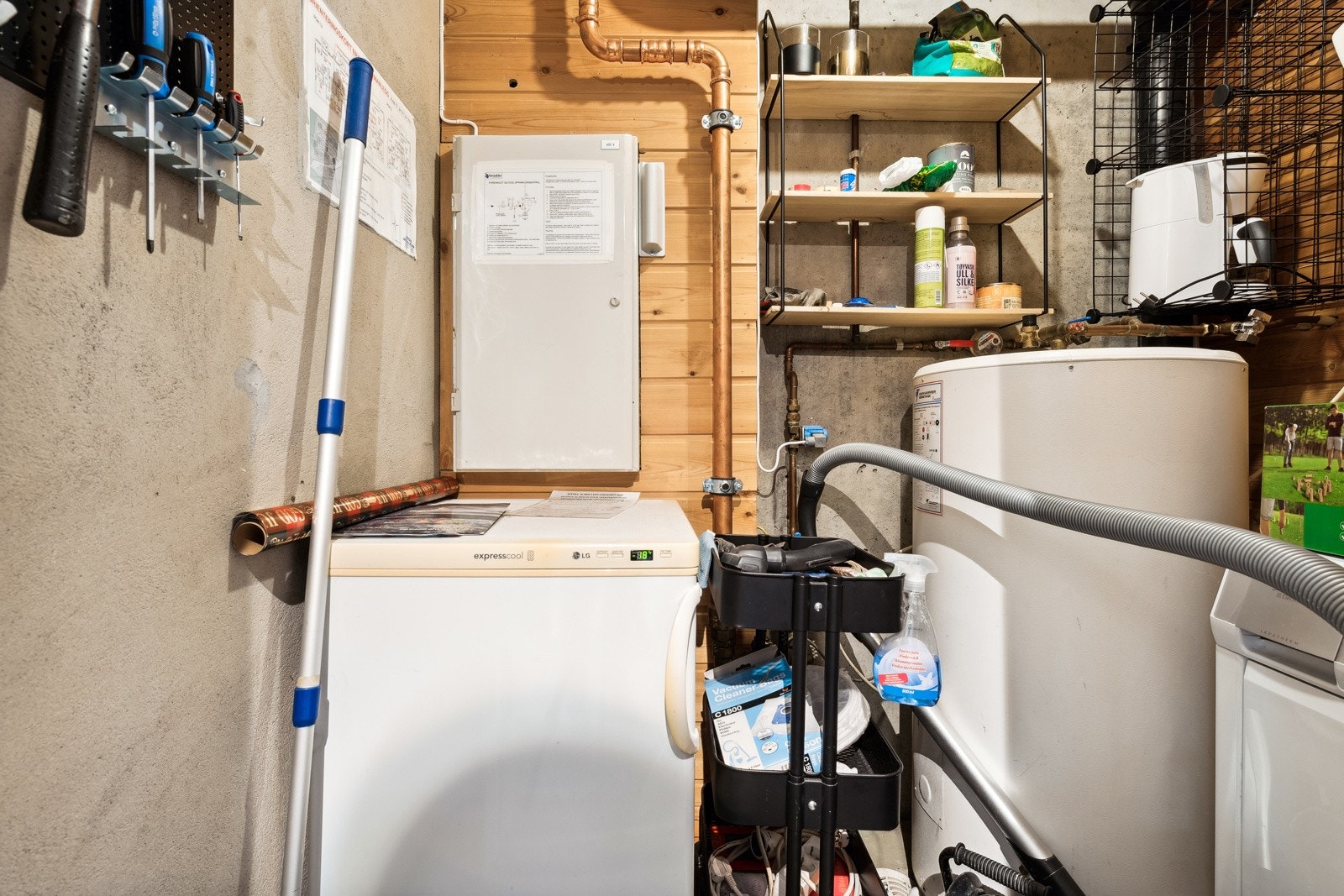 Praktisk vaskerom fra byggeår. Galleribilde