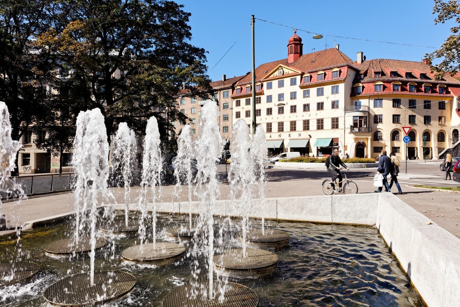 Innen gangavstand vil du finne flere uteseder, restauranter og shoppingmuligheter Galleribilde