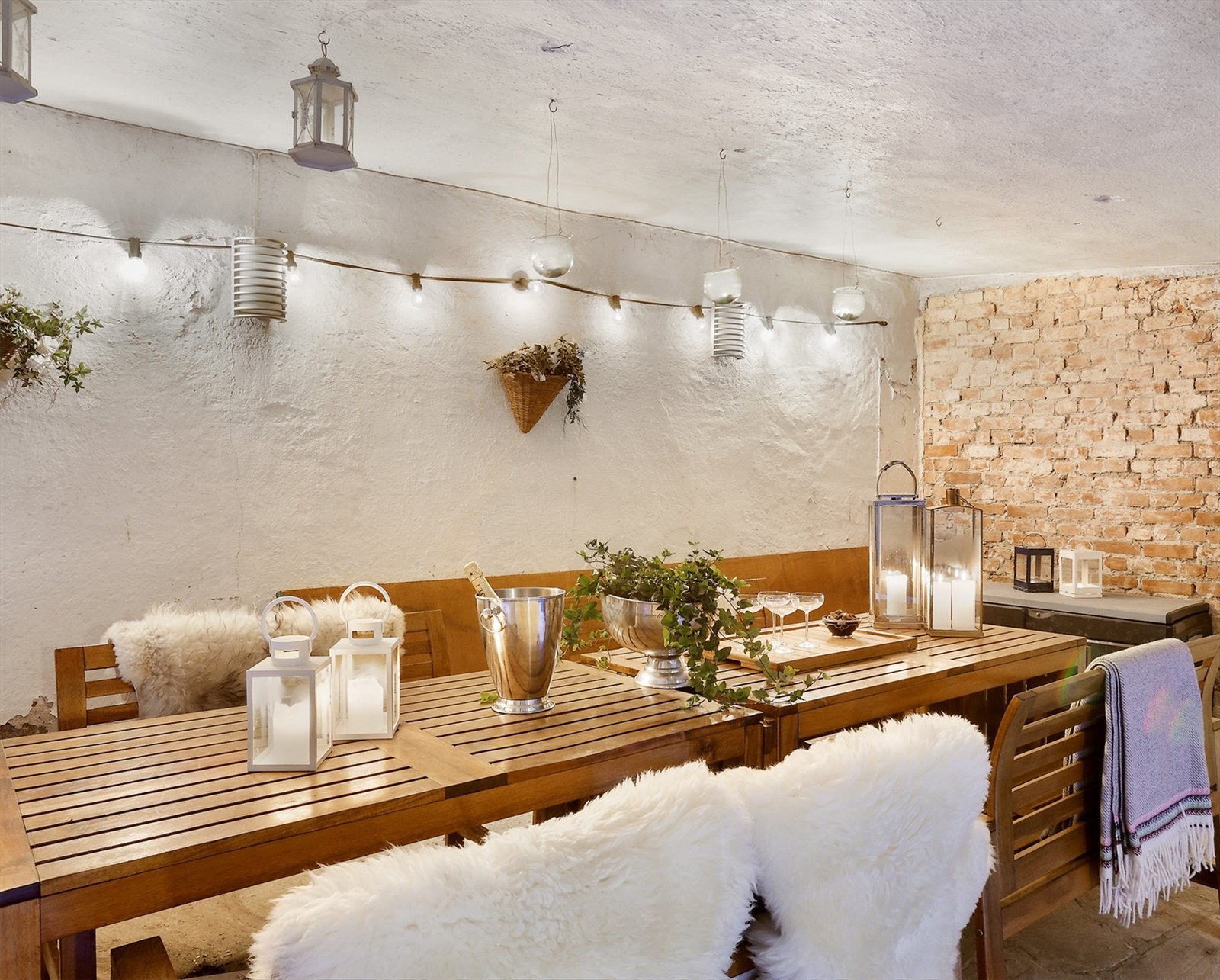 I bakgården har borettslaget en "garasje" som kan brukes til sosiale sammenkomster Galleribilde