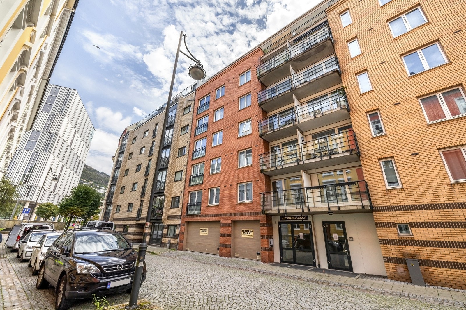 Inngangsparti i stikkgaten fra Nygårdsgaten mot St. Jacobsplass. Galleribilde