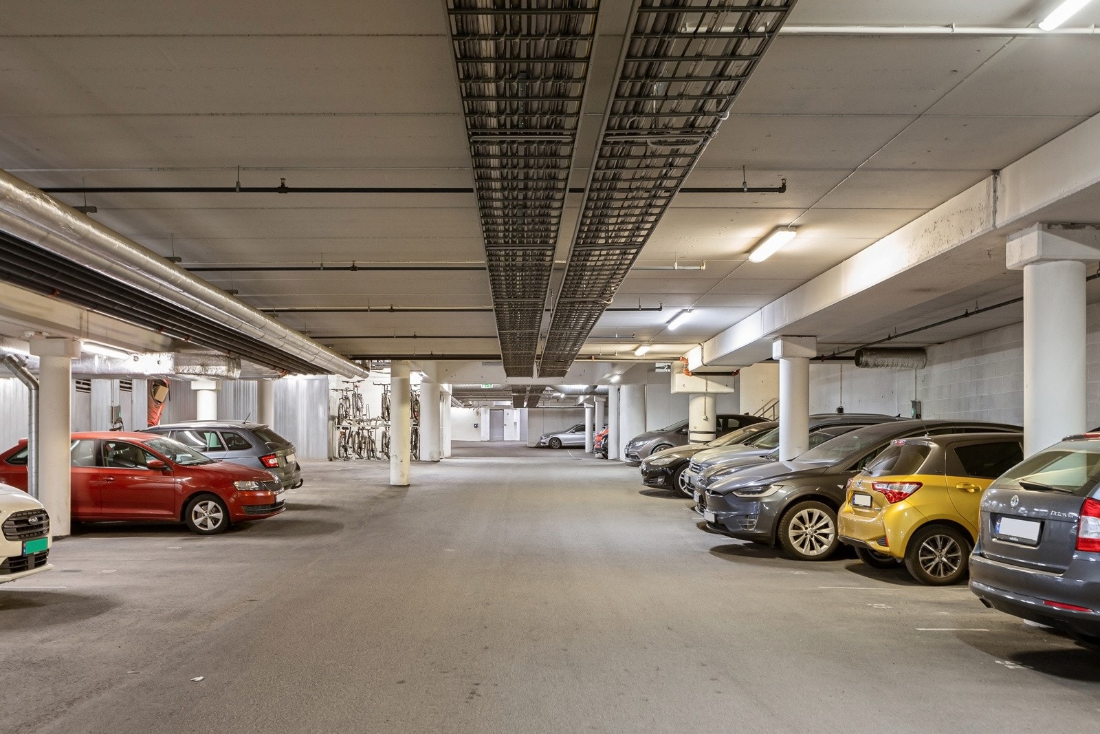 Det er tidvis mulighet for å leie biloppstillingsplass. Galleribilde