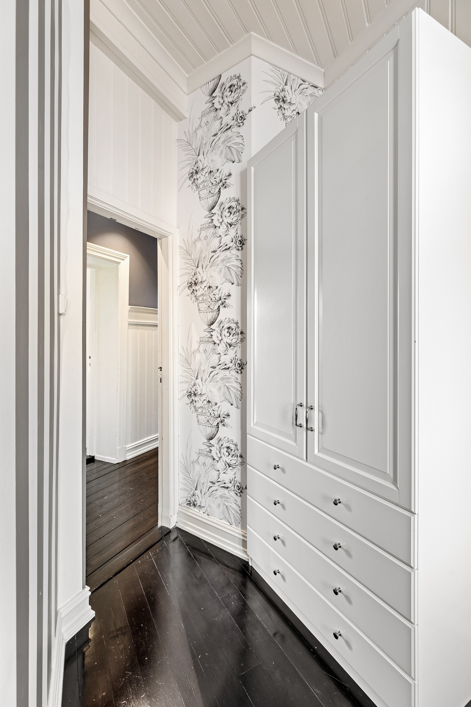 Tilkomst fra entré Galleribilde