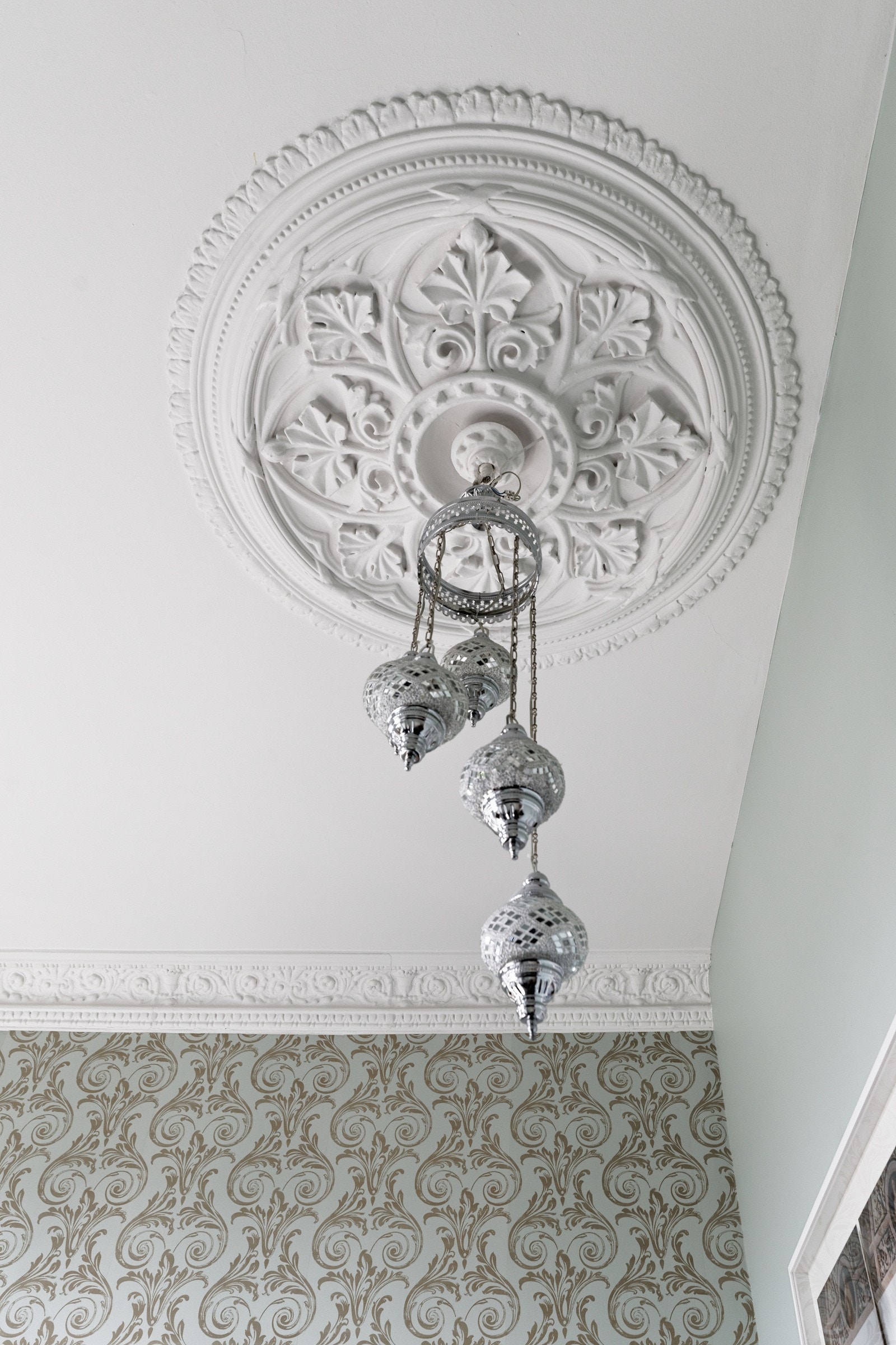 Gjenngående klassiske detaljer i hele leiligheten Galleribilde