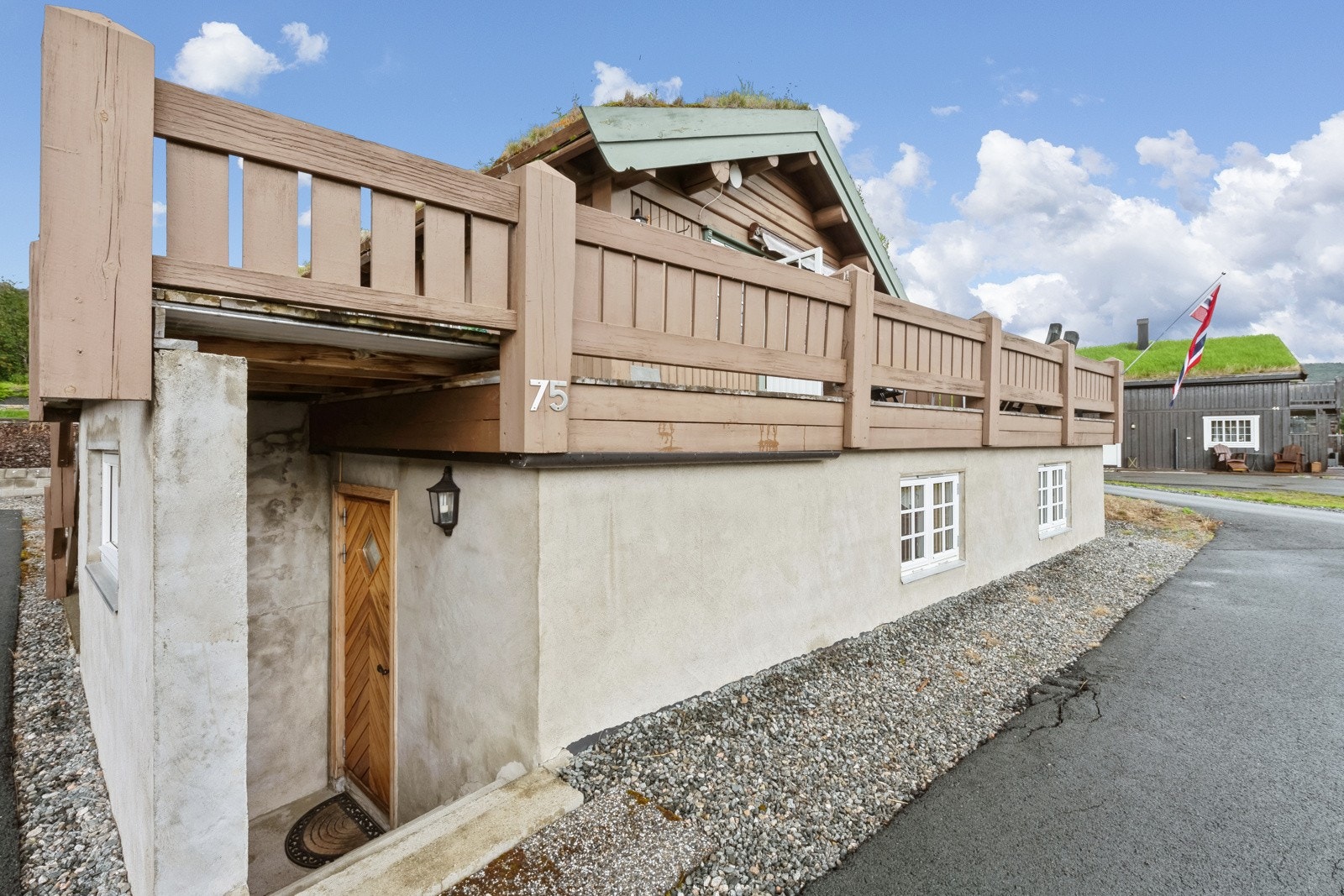 Inngang til første etasje. Galleribilde